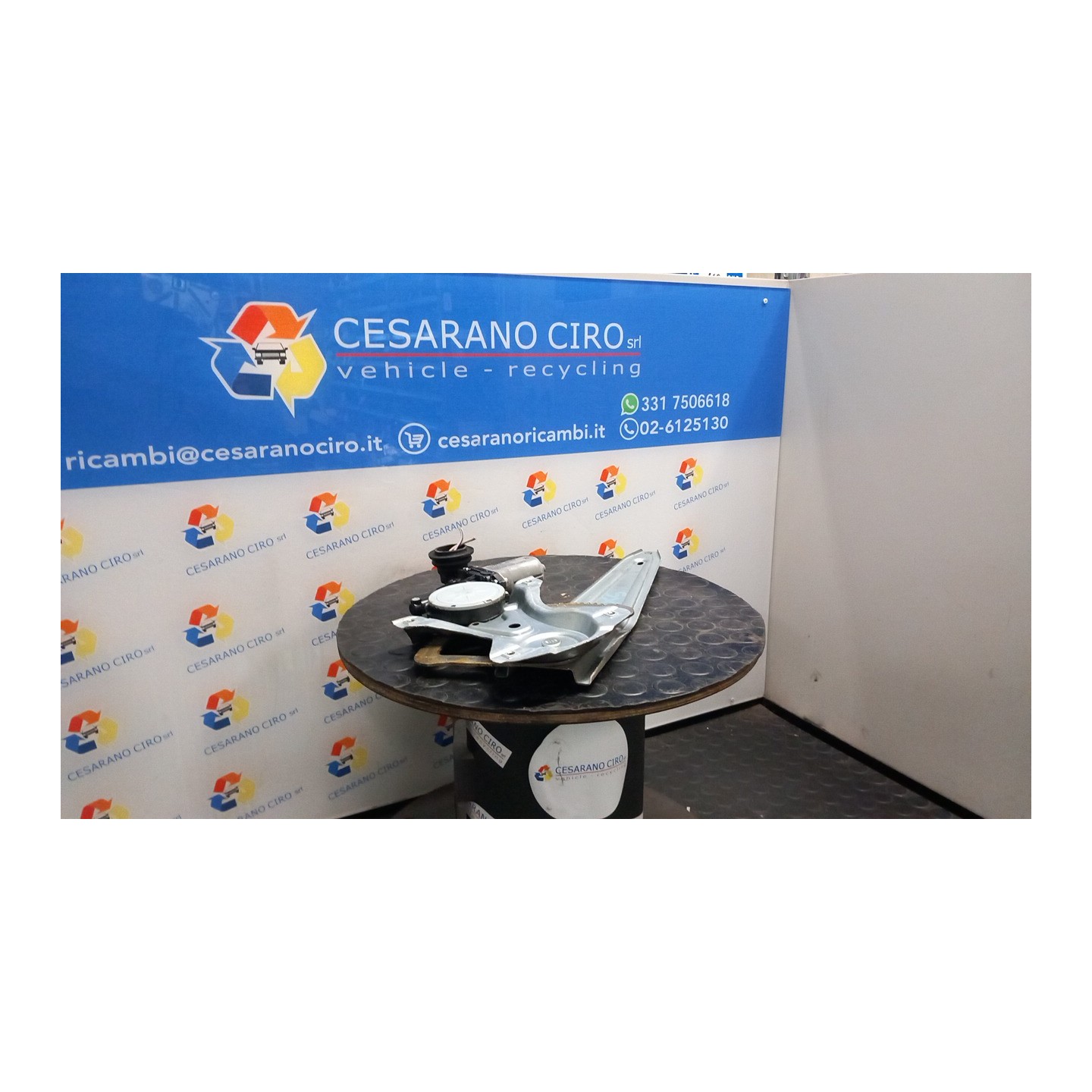 ALZACRISTALLO ELETTR. PORTA POST. C/MOTORINO SX. 064 TOYOTA YARIS (09/11-02/15) 1NZFXE 698400D220