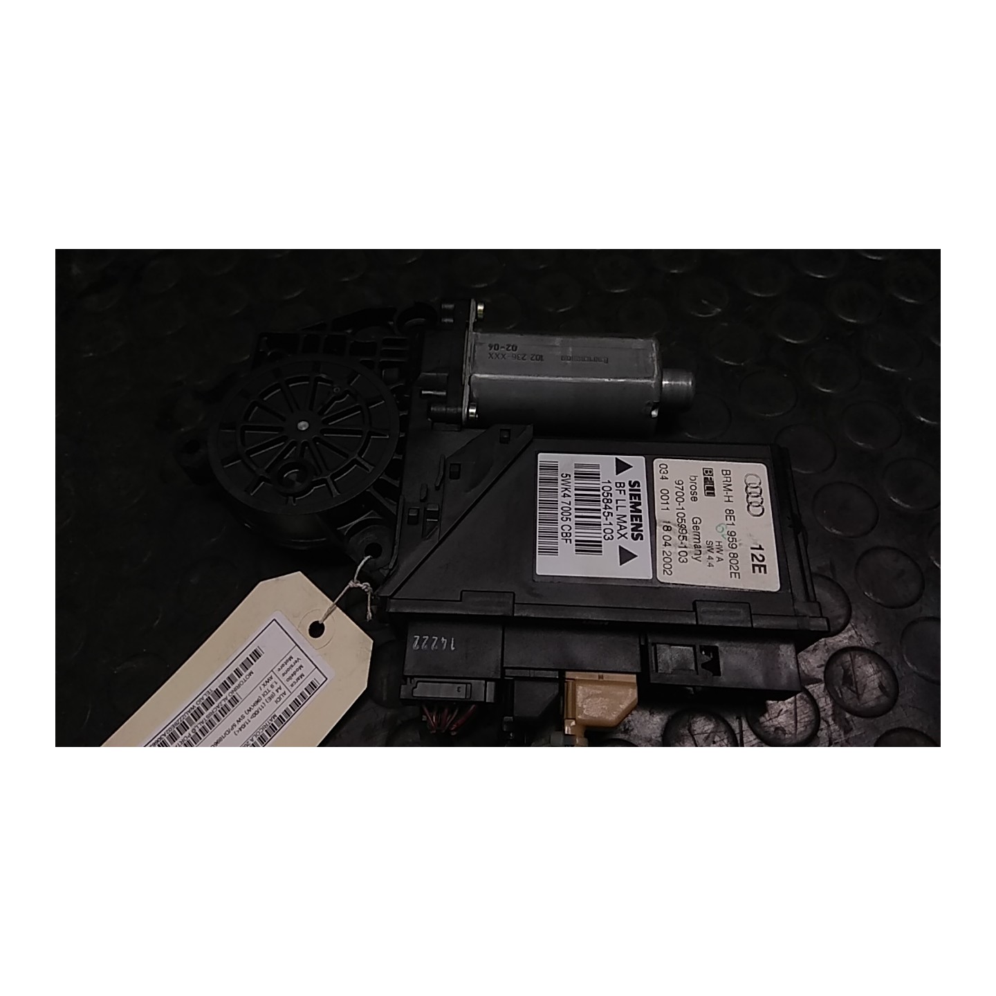 MOTORINO ALZACRISTALLO PORTA ANT. DX. 068 AUDI A4 (8E) (11/00-11/04) AWX 8E1959802G