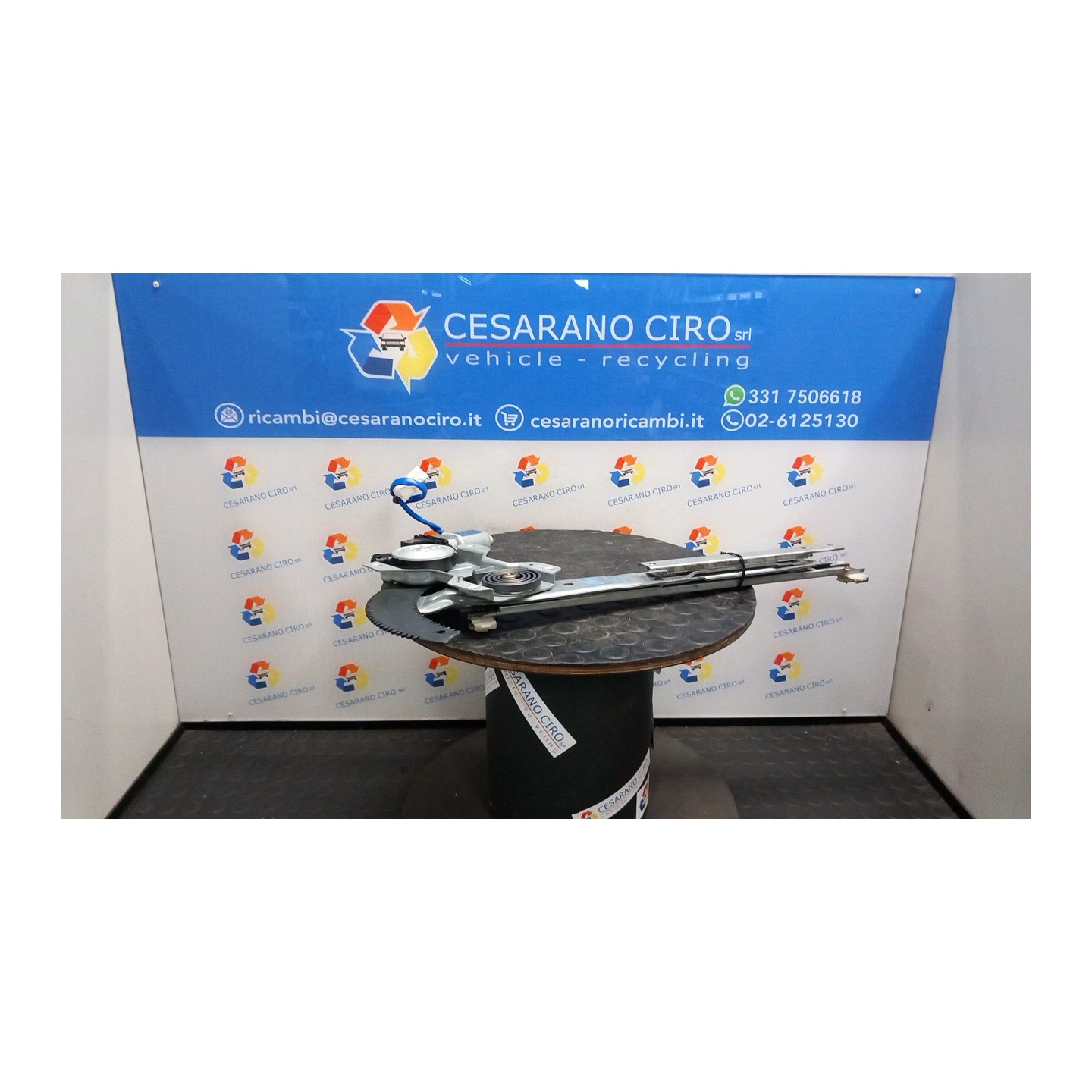 ALZACRISTALLO ELETTR. PORTA ANT. DX. 172 HYUNDAI MATRIX (09/01-05/06) G4ED 8240417010