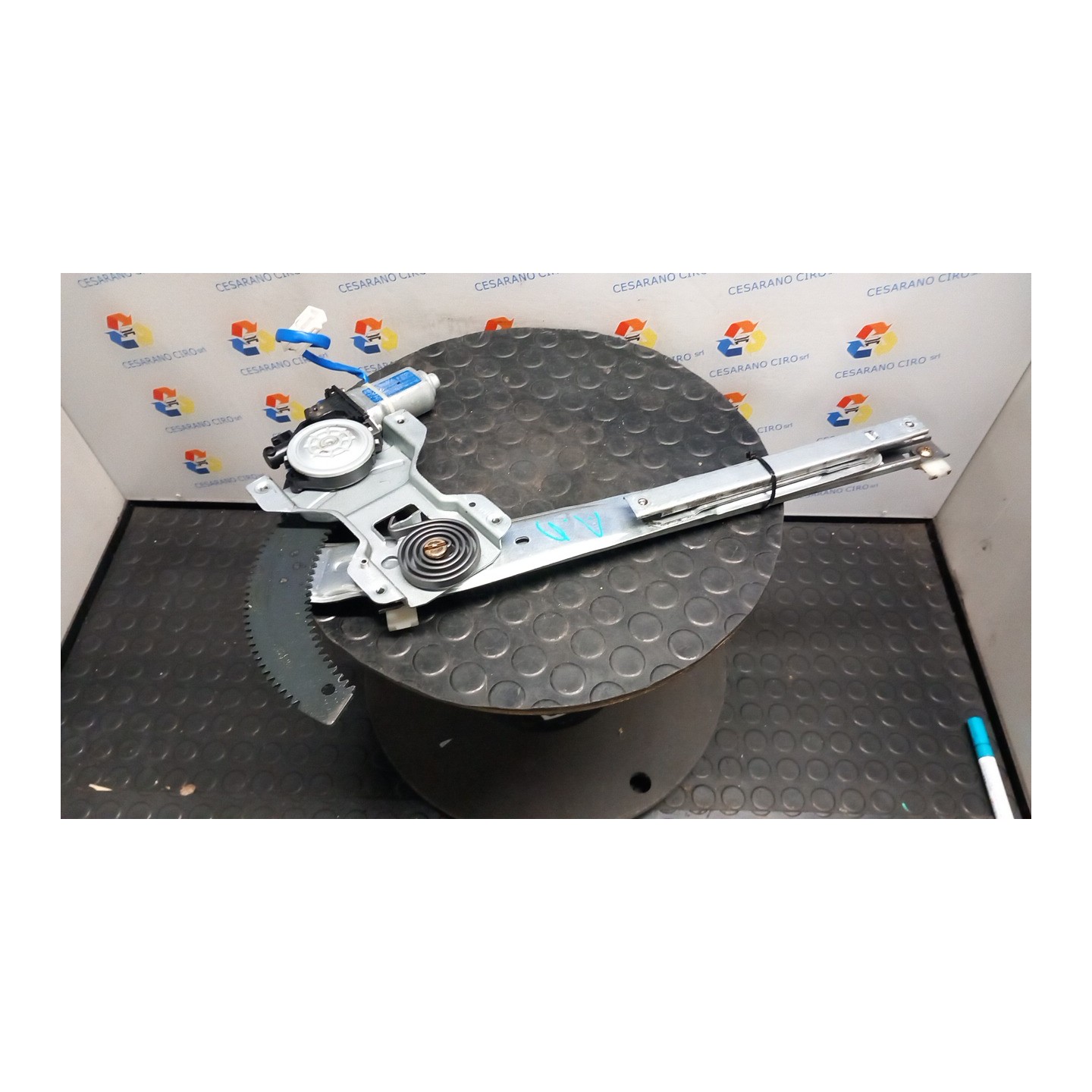 ALZACRISTALLO ELETTR. PORTA ANT. DX. 172 HYUNDAI MATRIX (09/01-05/06) G4ED 8240417010