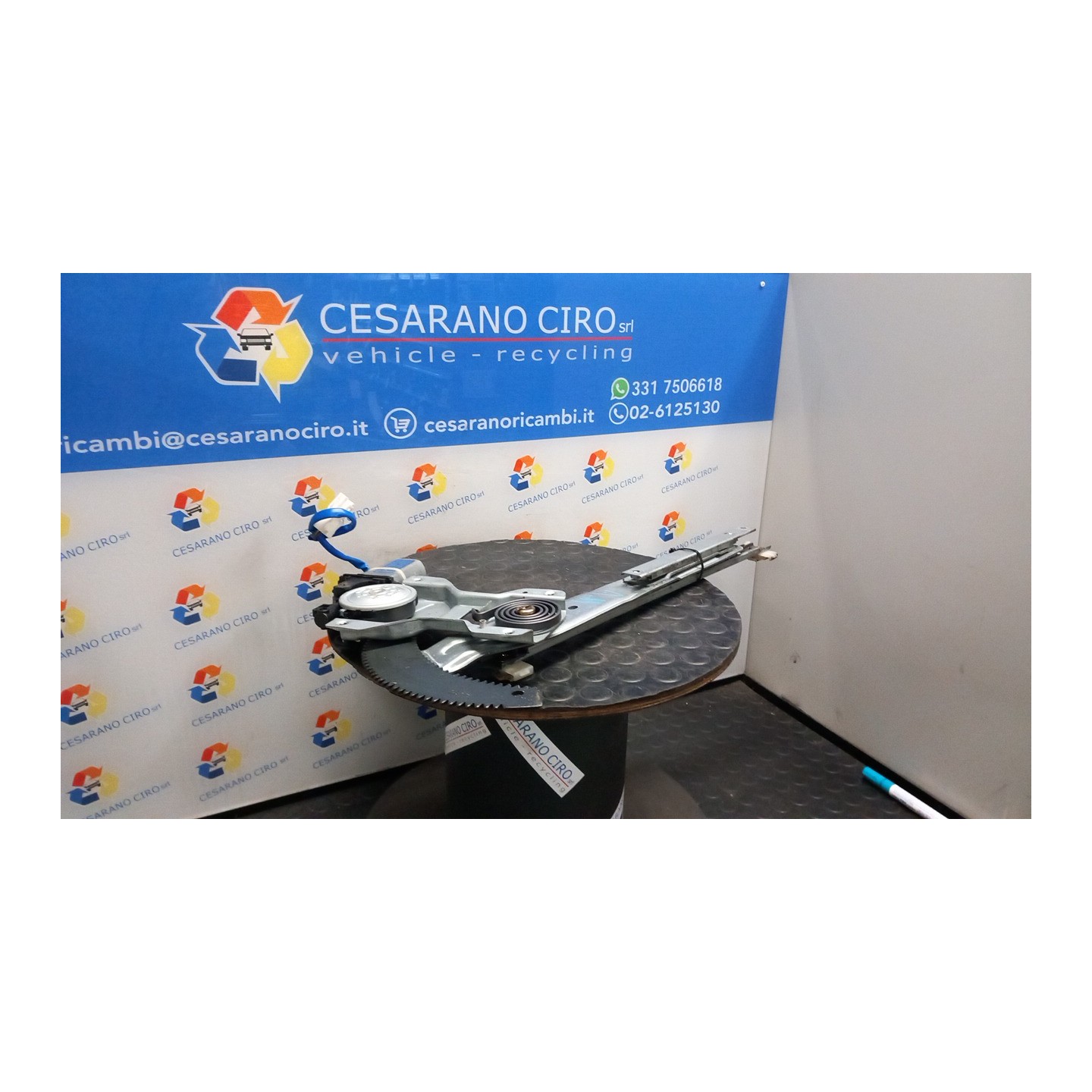 ALZACRISTALLO ELETTR. PORTA ANT. DX. 172 HYUNDAI MATRIX (09/01-05/06) G4ED 8240417010