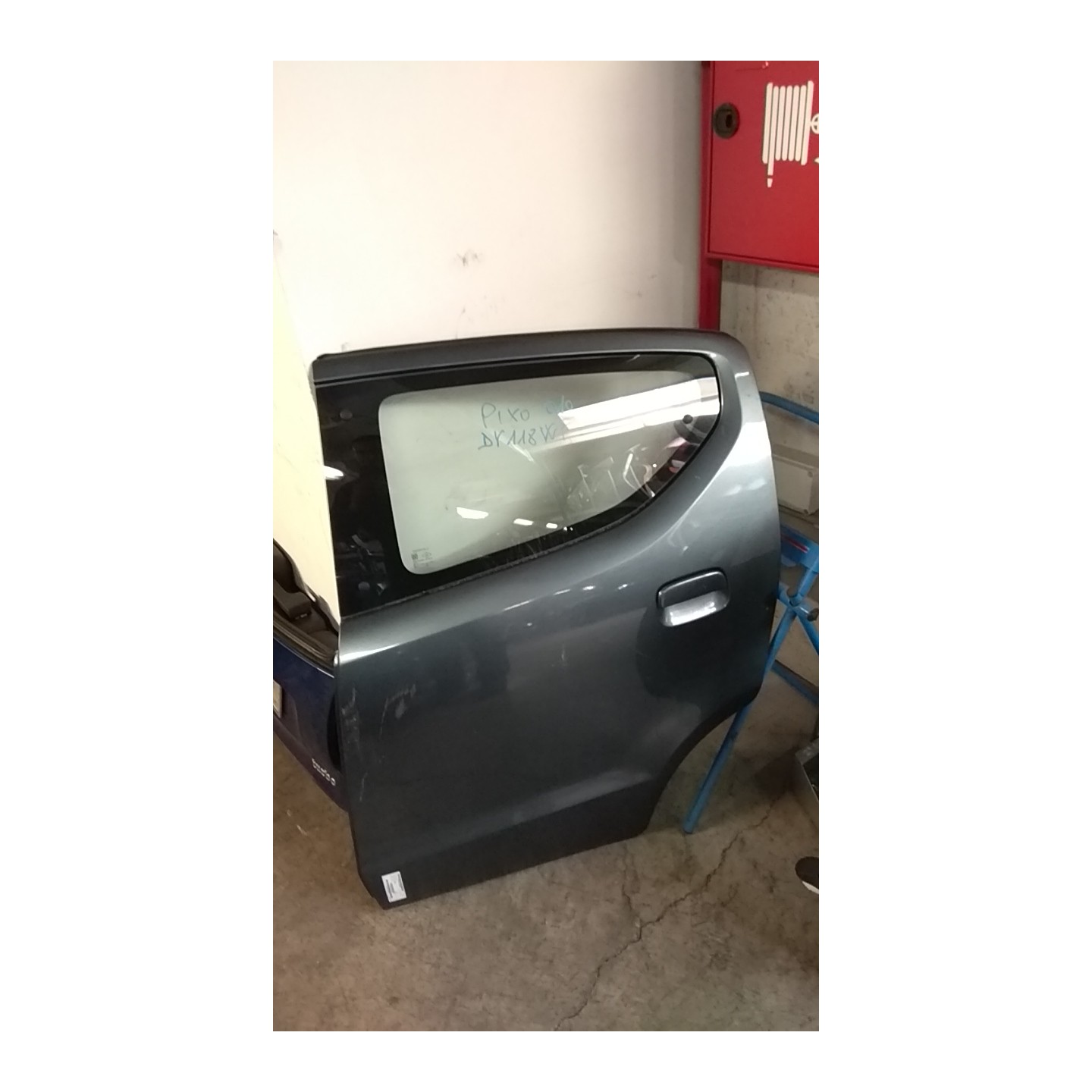 PORTA POST. SX. 037 NISSAN PIXO (UA0) (04/09-) K10B 821014A00C