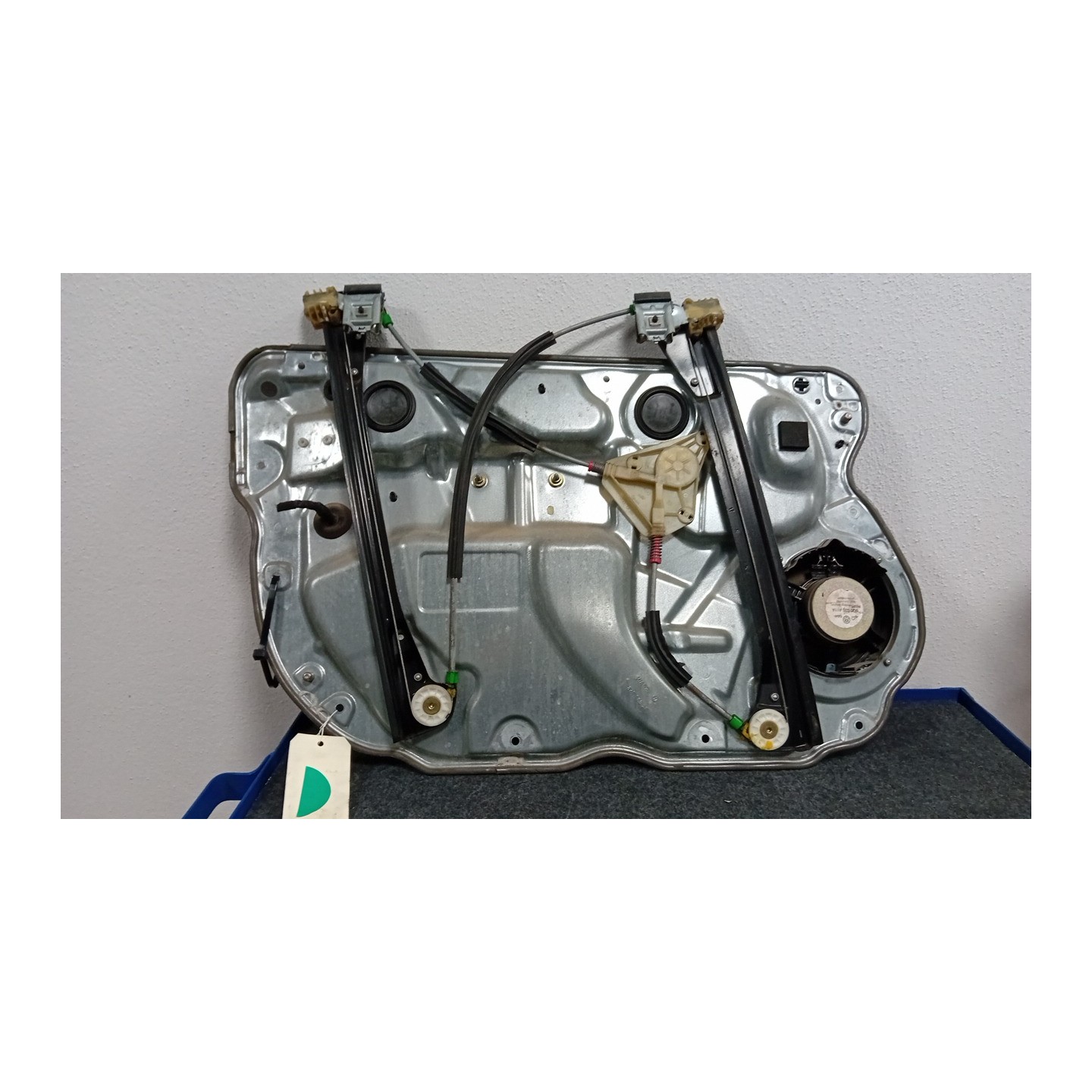 ALZACRISTALLO ELETTR. PORTA ANT. DX. 047 VOLKSWAGEN POLO (9N) (04/05-)  6Q4837462J