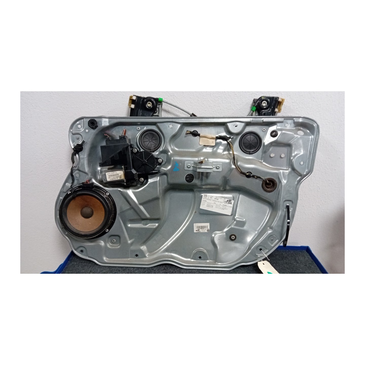 ALZACRISTALLO ELETTR. PORTA ANT. DX. 047 VOLKSWAGEN POLO (9N) (04/05-)  6Q4837462J