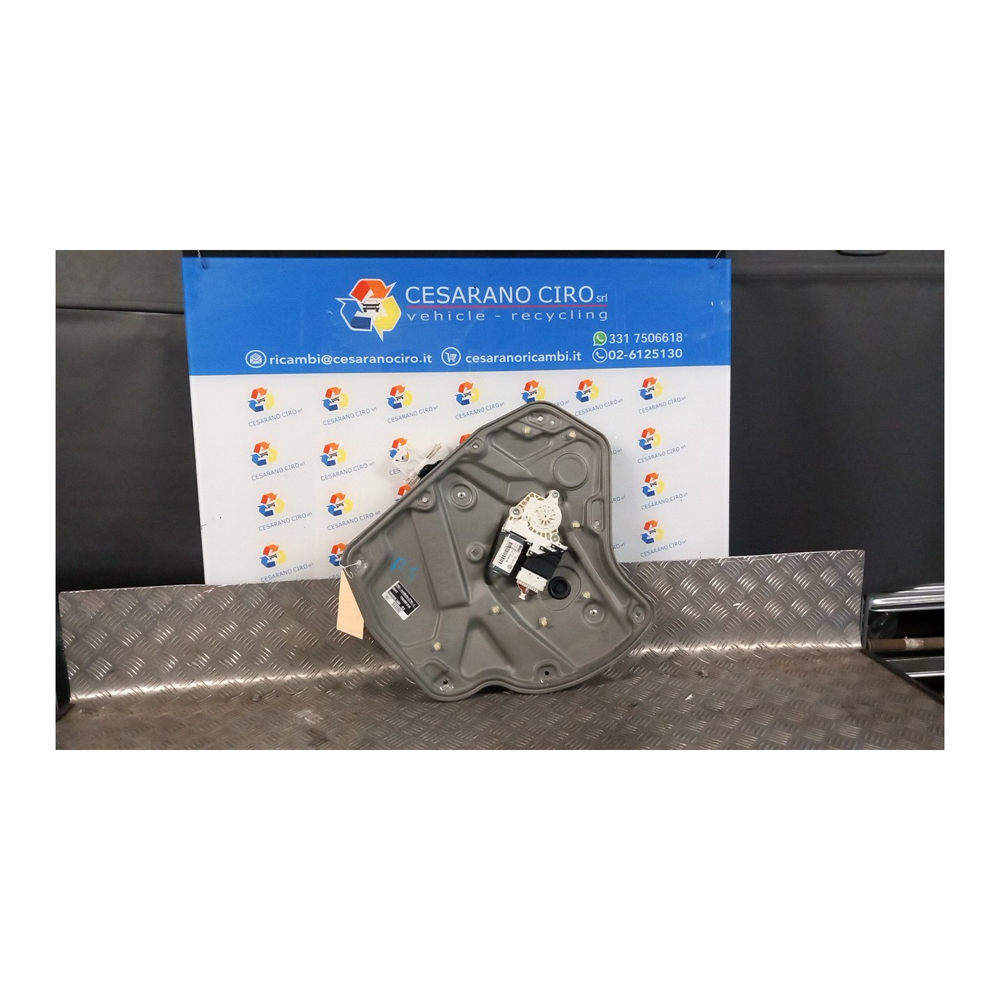ALZACRISTALLO ELETTR. PORTA POST. SX. 088 SKODA OCTAVIA (1Z) (08/04-01/09) BKD 1Z0839461A