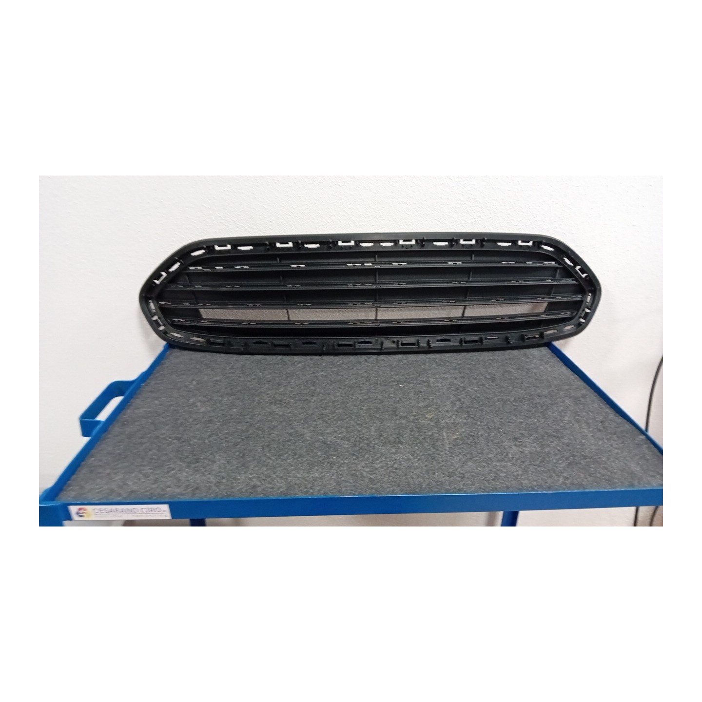 GRIGLIA PARAURTI ANT. 018 FORD KA+ (CDU) (04/16-05/19)  2096051
