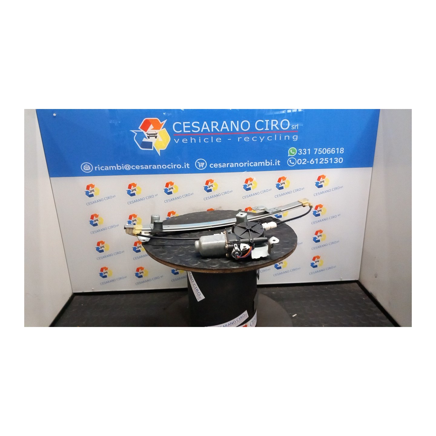 ALZACRISTALLO ELETTR. PORTA POST. C/MOTORINO DX. 101 NISSAN PRIMERA (03/02-10/06) F9Q 82700AV610