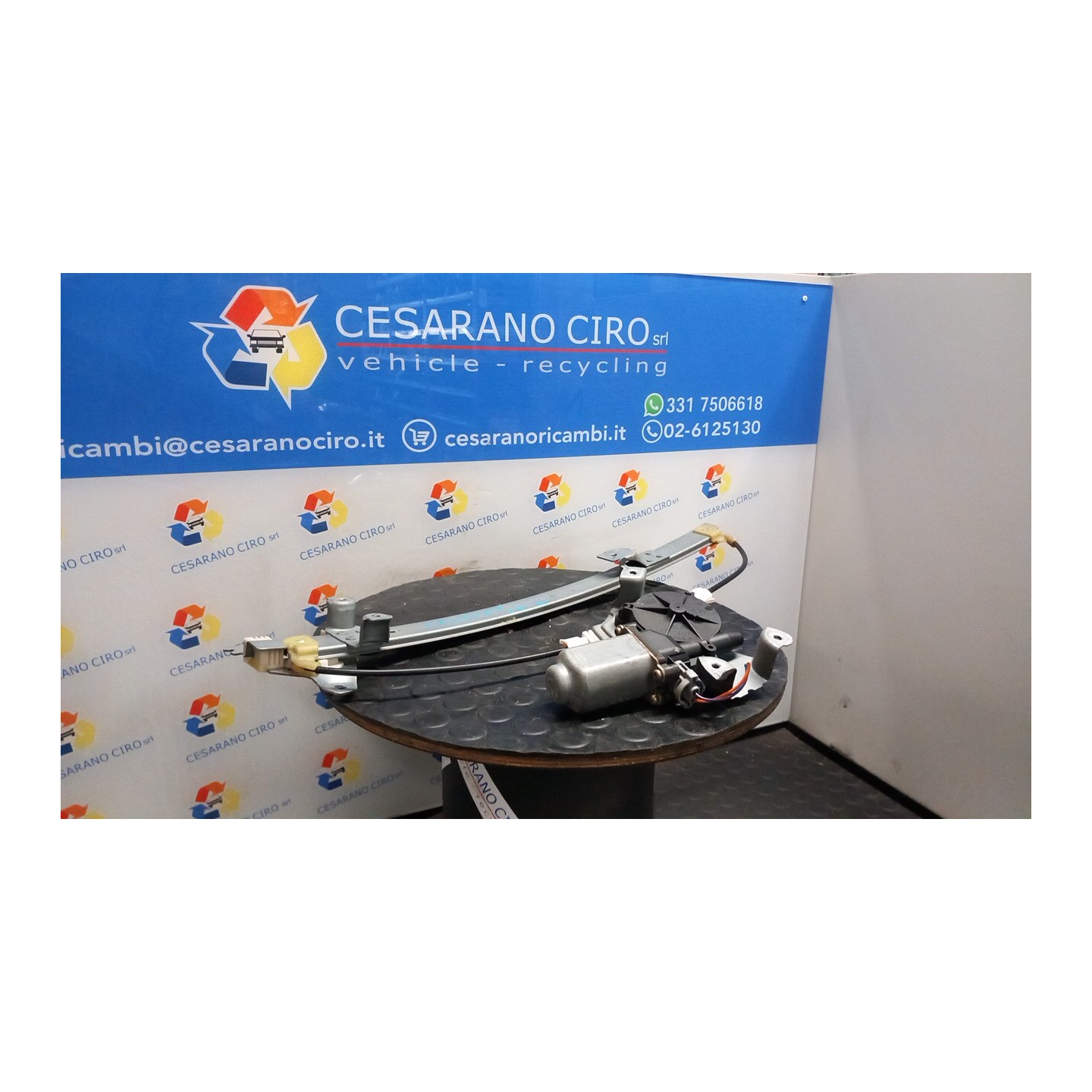 ALZACRISTALLO ELETTR. PORTA POST. C/MOTORINO DX. 101 NISSAN PRIMERA (03/02-10/06) F9Q 82700AV610