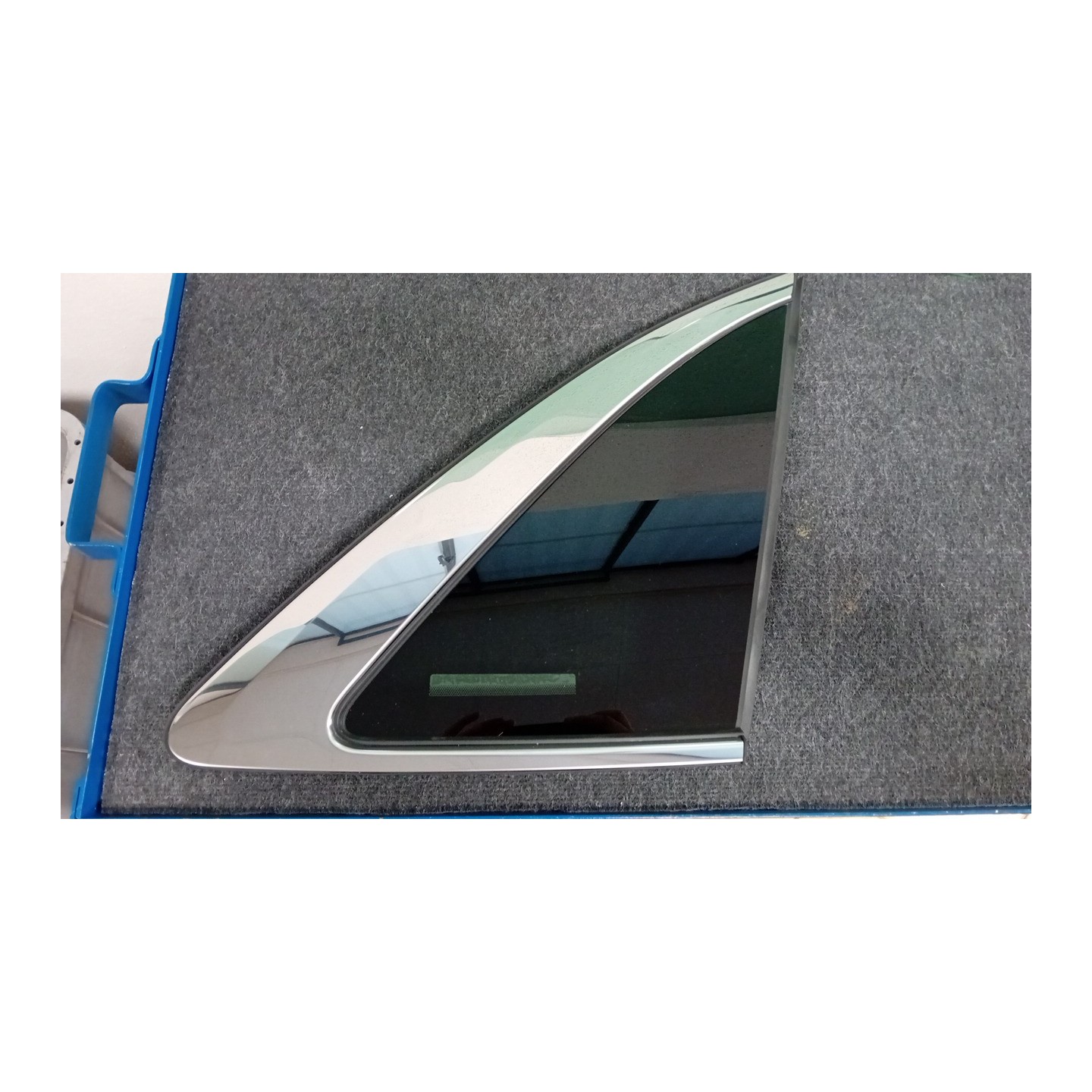 FISSO PARAFANGO POST. OSCURATO P/SER DX. 015 FORD KUGA (CTD) (01/19-)  2464762