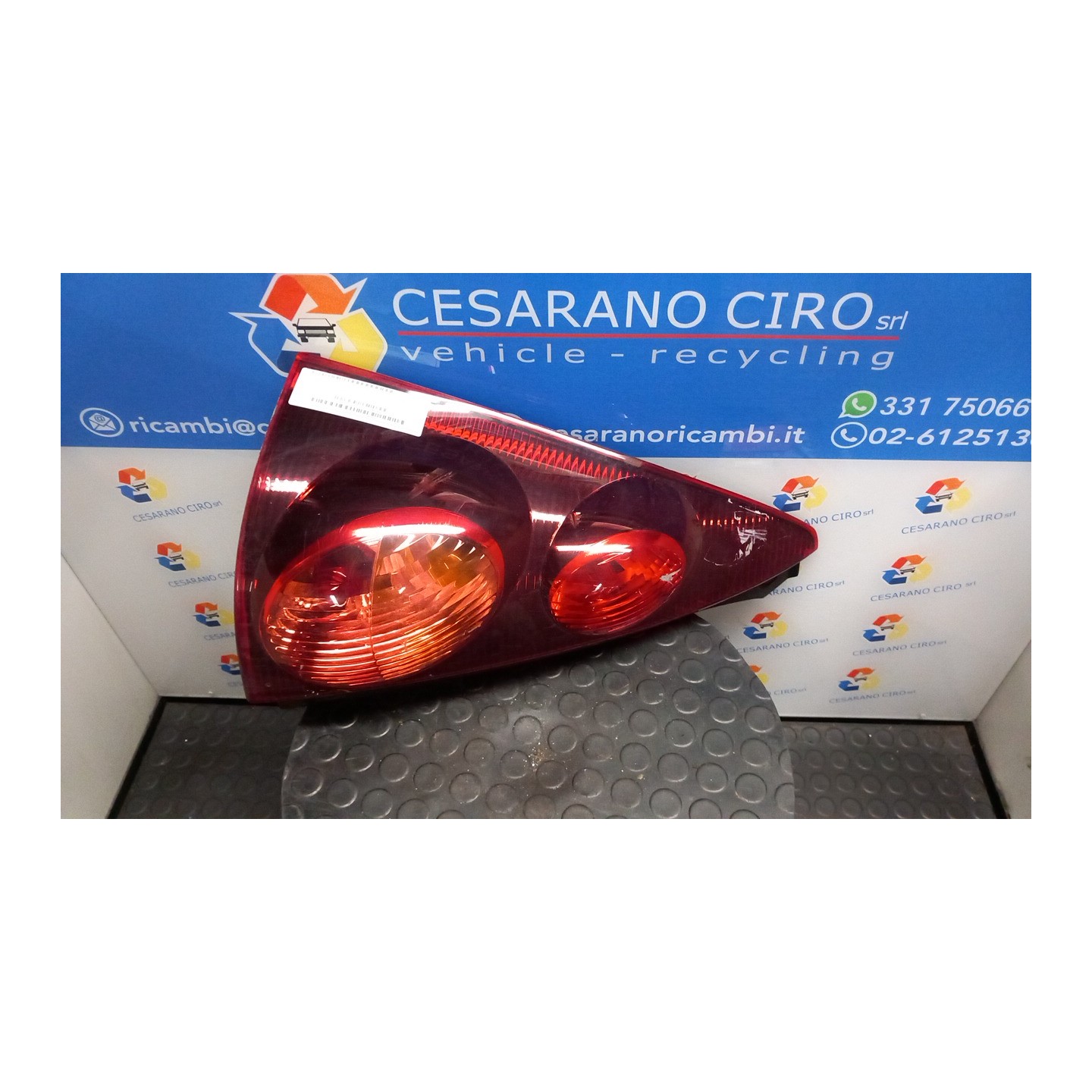 FANALE POST. SX. 040 PEUGEOT 107 (06/05-) 1KR 1607990580
