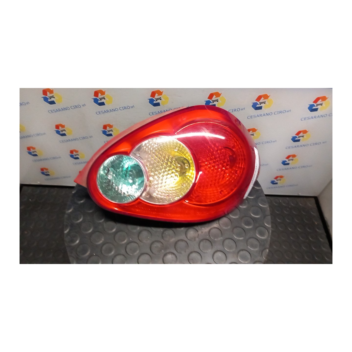 FANALE POST. DX. 162 TOYOTA AYGO 1A SERIE (04/05-10/14) 1KRFE 815510H070