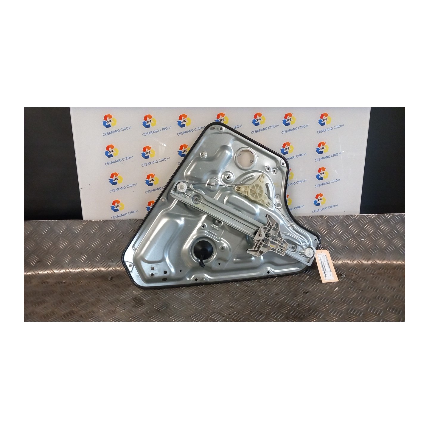 MOTORINO ALZACRISTALLO PORTA POST. DX. 164 KIA VENGA (01/10-) G4FA 834601P000