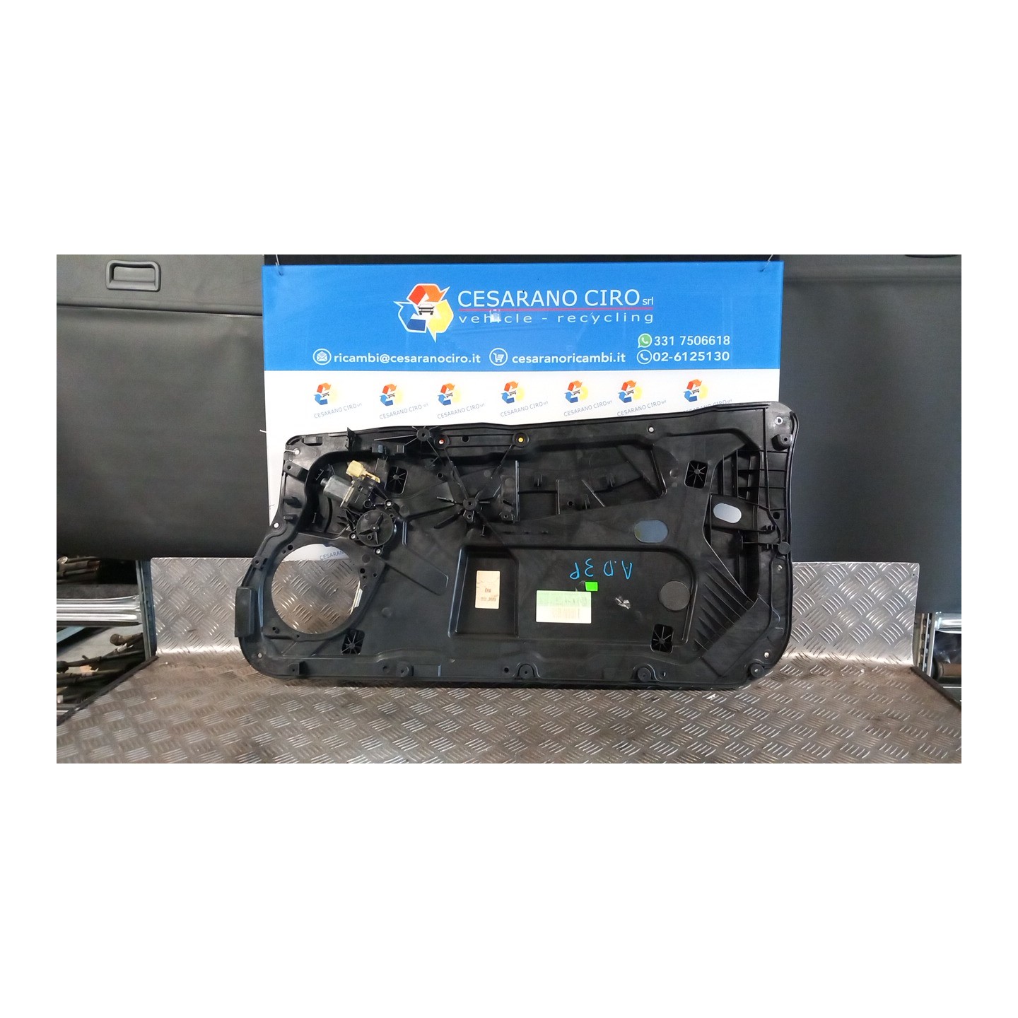 ALZACRISTALLO ELETTR. PORTA ANT. DX. 015 FORD FIESTA (CCN) (11/12-) UGJC 1836011