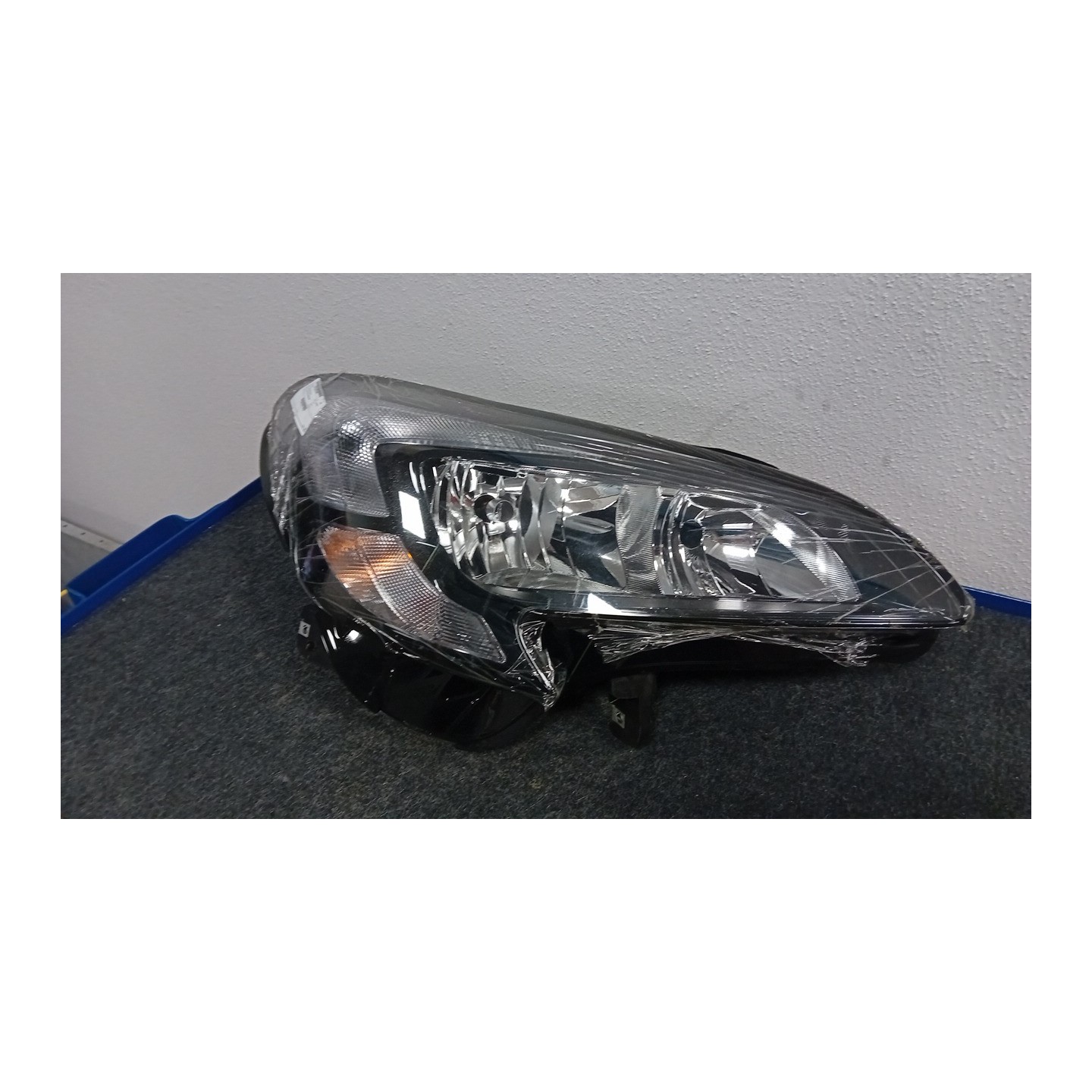 PROIETTORE DX. 008 OPEL CORSA (X15) (12/14-12/19)  39108223