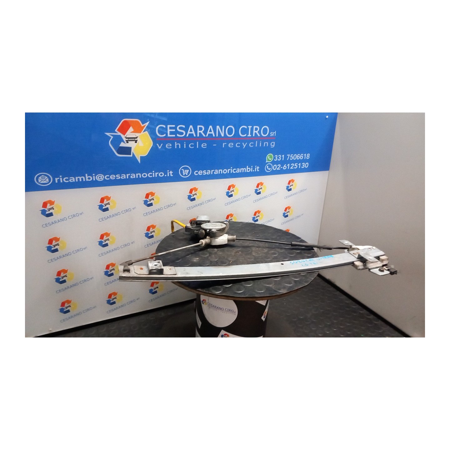 ALZACRISTALLO ELETTR. PORTA POST. CON MOTORINO DX. 001 SUZUKI VITARA (01/91-12/98) RF 8350157B00000