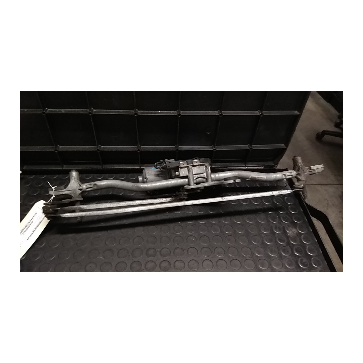 MECCANISMO TERGIPARABREZZA CON MOTORINO 067 VOLVO V70 (07/07-) D5244T4 30796358