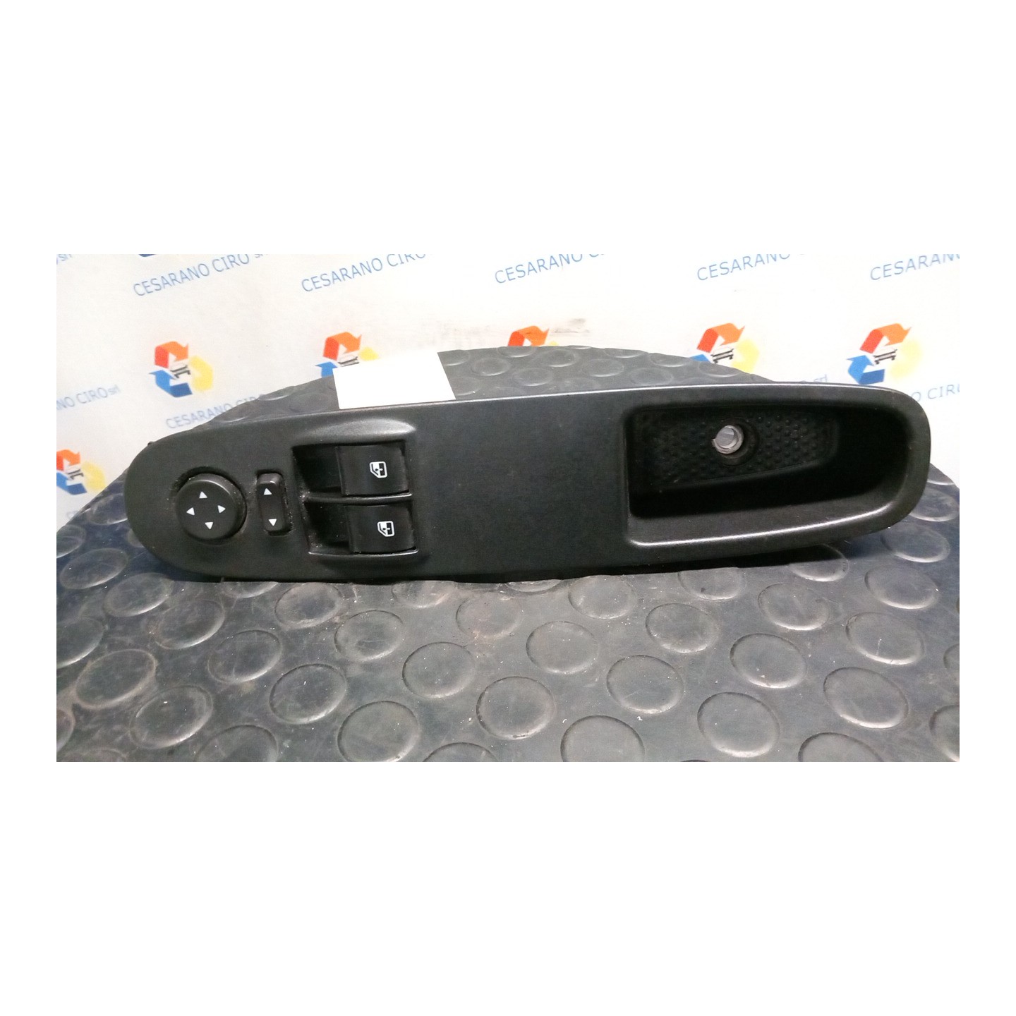 BLOCCO COMANDI ALZACRISTALLI E RETROVISORI EST. 075 FIAT PUNTO EVO (3J) (08/09-07/13) 199A4000 735500050