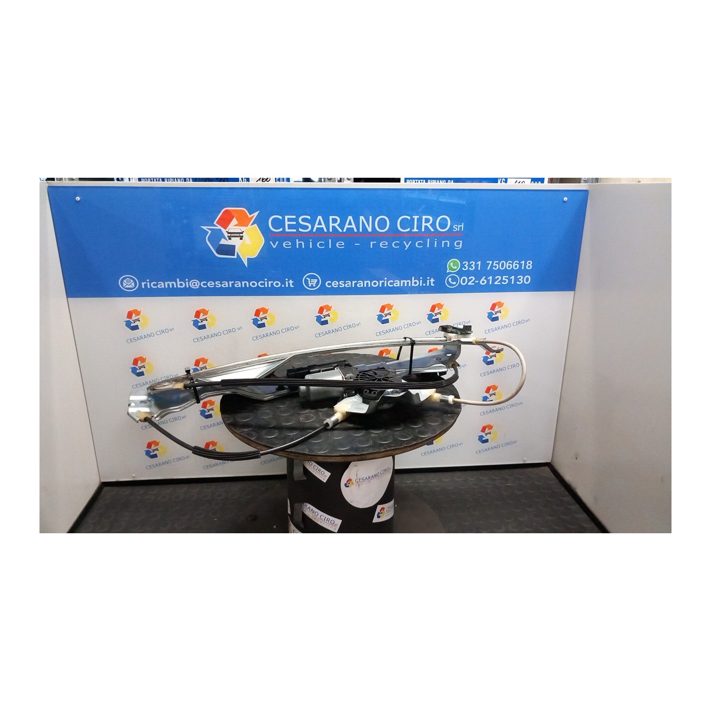 ALZACRISTALLO ELETTR. PORTA ANT. C/MOROTINO A IMPULSI DX. 104 RENAULT CLIO 3A SERIE (05/09-) D4FH7 8200843597