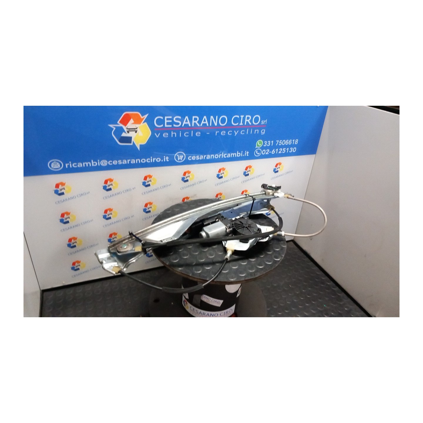 ALZACRISTALLO ELETTR. PORTA ANT. C/MOROTINO A IMPULSI DX. 104 RENAULT CLIO 3A SERIE (05/09-) D4FH7 8200843597