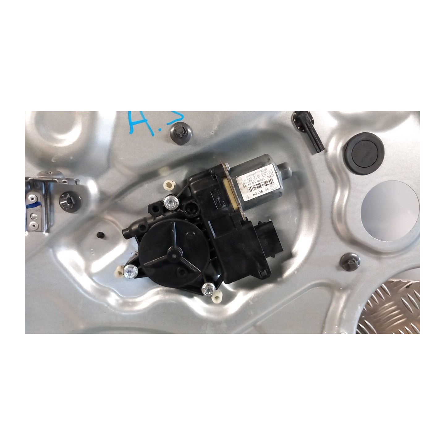 ALZACRISTALLO ELETTR. PORTA ANT. DX. 094 HYUNDAI IX20 (10/10-) D4FC 824811K000