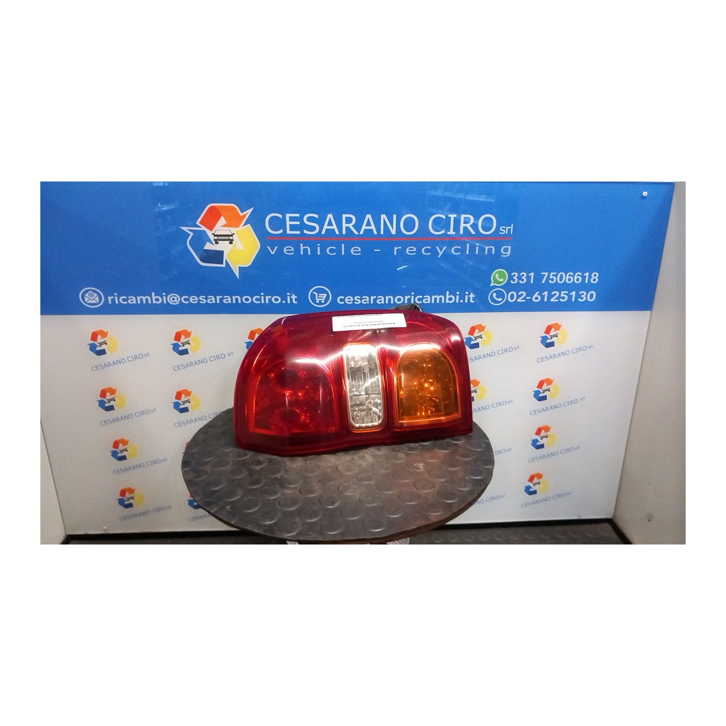 FANALE POST. DX. 040 TOYOTA RAV 4 2A SERIE (09/00-01/06) 1CDFTV 8155142060