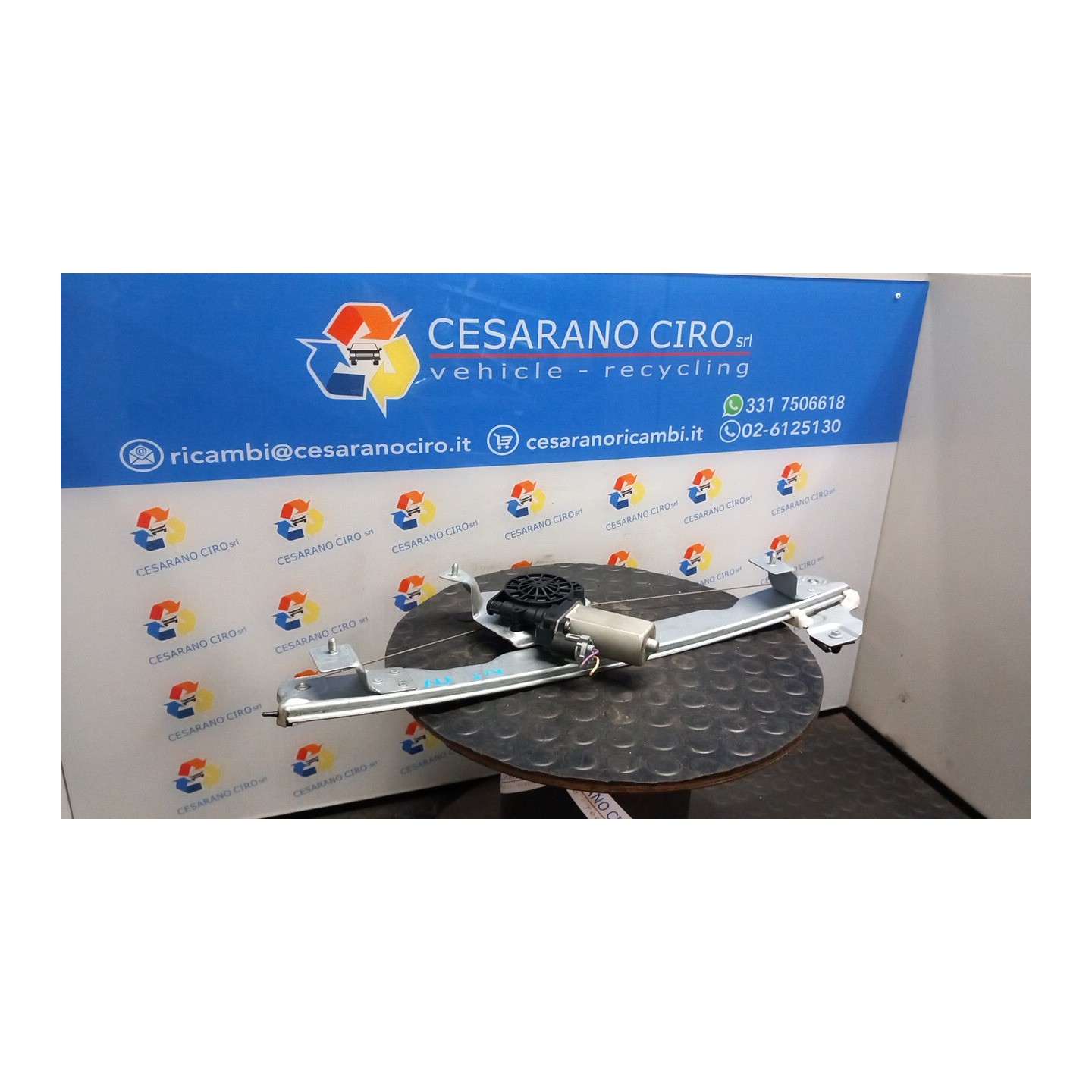 ALZACRISTALLO ELETTR. PORTA ANT. CON MOTORINO DX. 060 DACIA SANDERO (07/08-04/13) K9KE8 8200733828