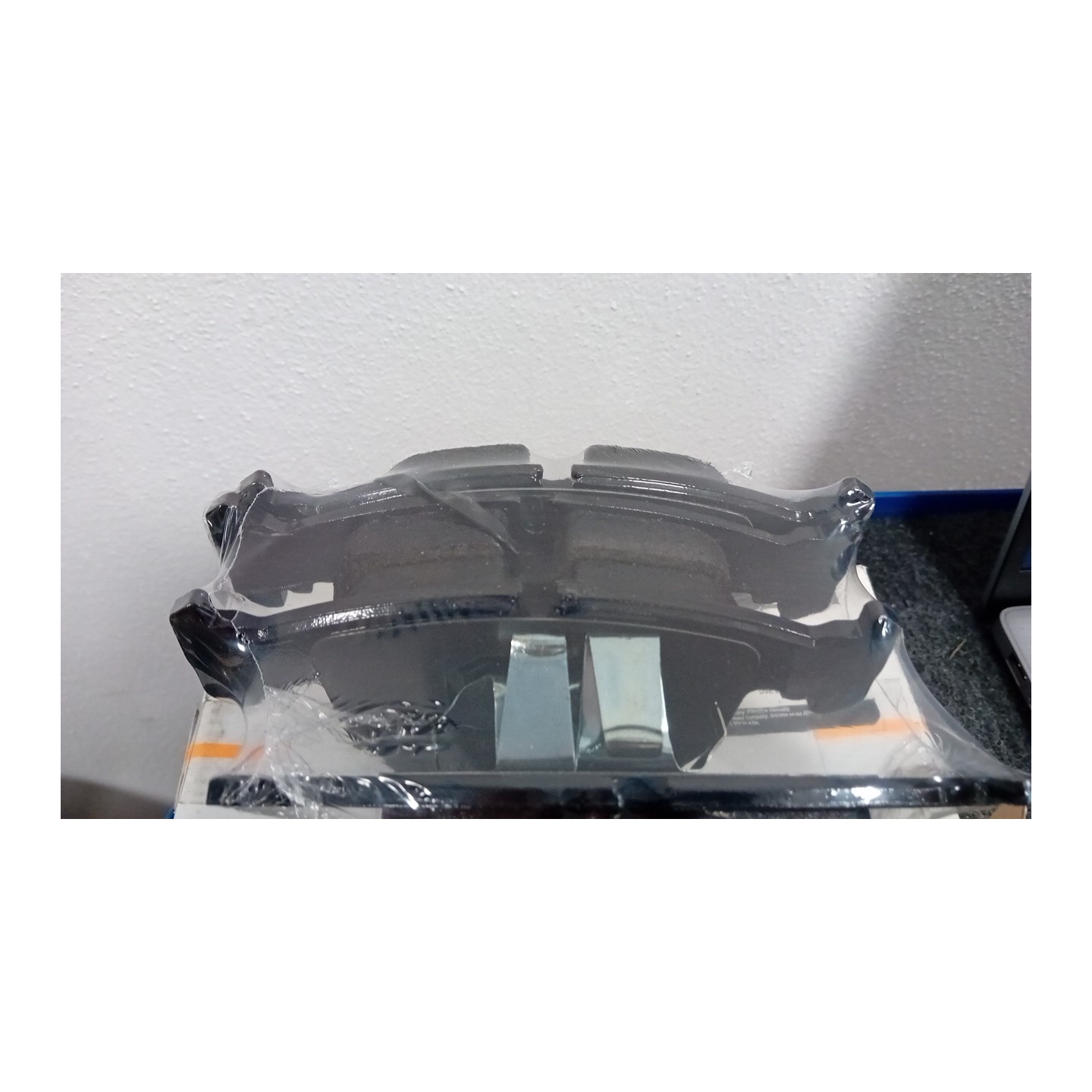 SERIE PASTIGLIE FRENI ANT. JURID 007 BMW SERIE 7 (E38) (09/94-10/01)  34116761252