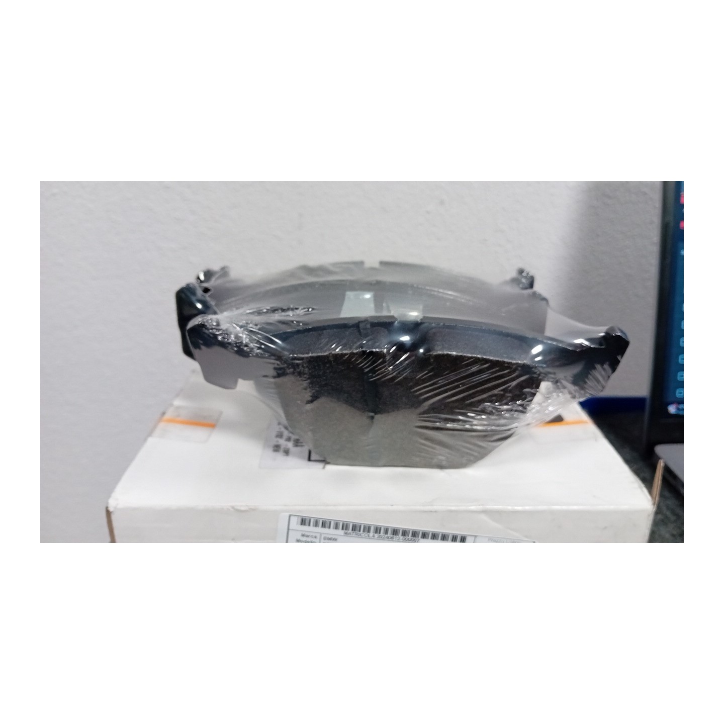 SERIE PASTIGLIE FRENI ANT. JURID 007 BMW SERIE 7 (E38) (09/94-10/01)  34116761252