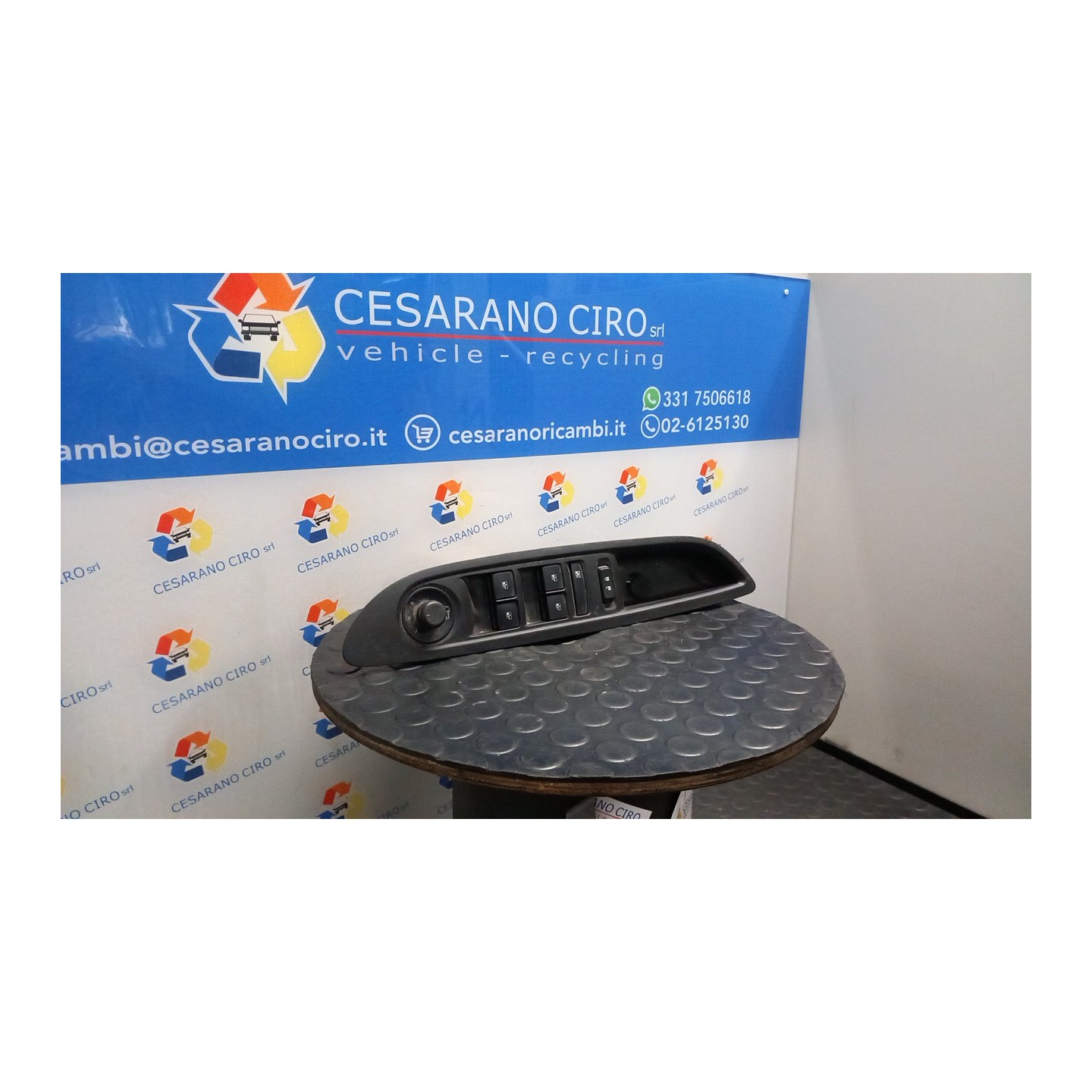 BLOCCO COMANDI ALZACRISTALLI C/CRISTALLI POST. ELET. 181 OPEL MOKKA (09/12-) A17DTS 13305011