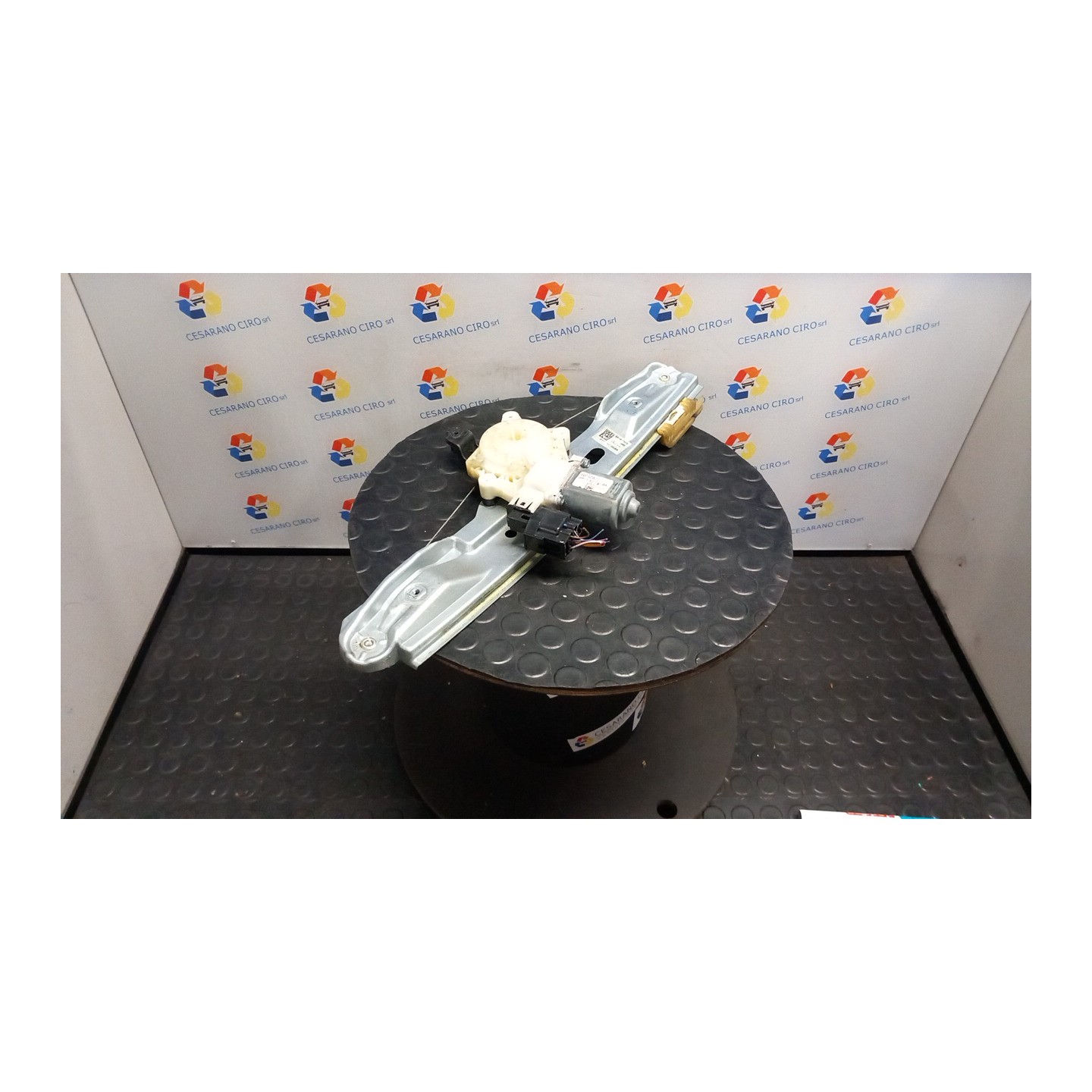ALZACRISTALLO ELETTR. PORTA POST. C/MOTORINO DX. 059 FORD FOCUS (CB8) (02/11-11/15) PNDA 5118330