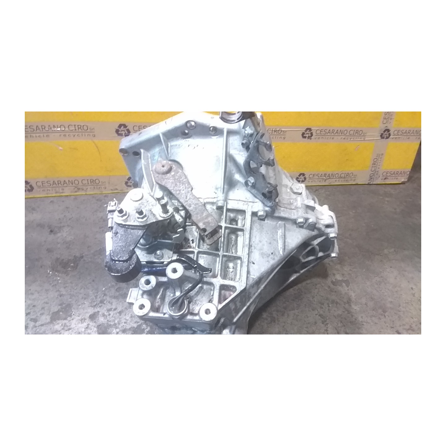 CAMBIO COMPL. 072 TOYOTA AYGO 2A SERIE (06/14-) 1KR-FE 303000H060