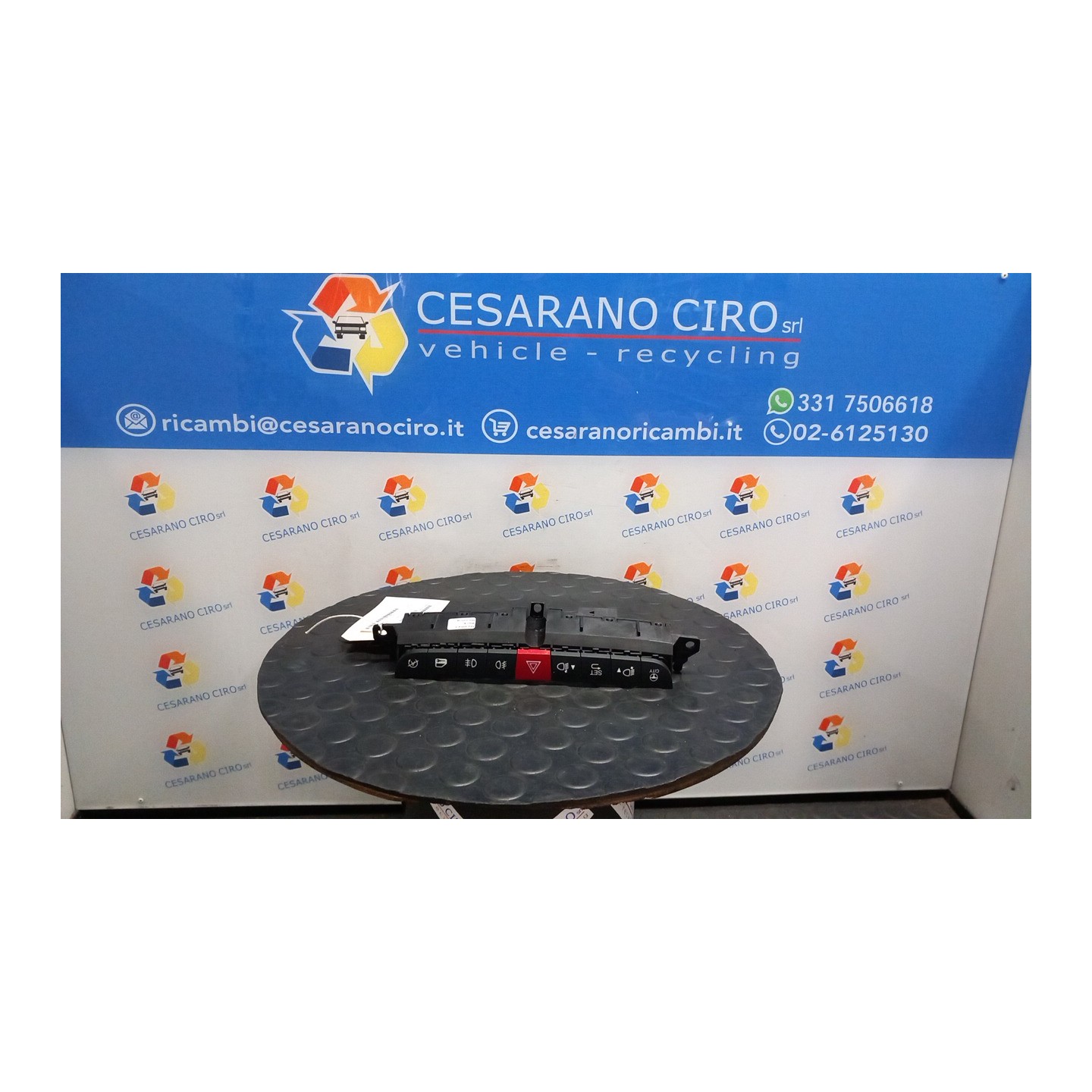 BLOCCO COMANDI MULTIFUNZIONI C/STOP START.S/FENDINEBBIA 063 FIAT 500L (73) (07/12-) 199B4000 735600089