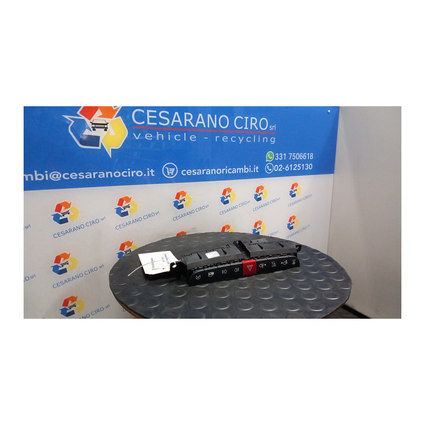 BLOCCO COMANDI MULTIFUNZIONI C/STOP START.S/FENDINEBBIA 063 FIAT 500L (73) (07/12-) 199B4000 735600089