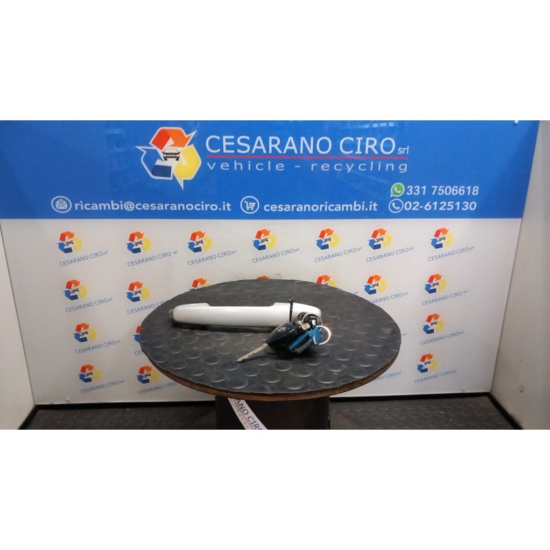 MANIGLIA PORTA ANT. SX. 042 TOYOTA RAV 4 3A SERIE (01/06-10/10) 2ADFTV 6921112220C1