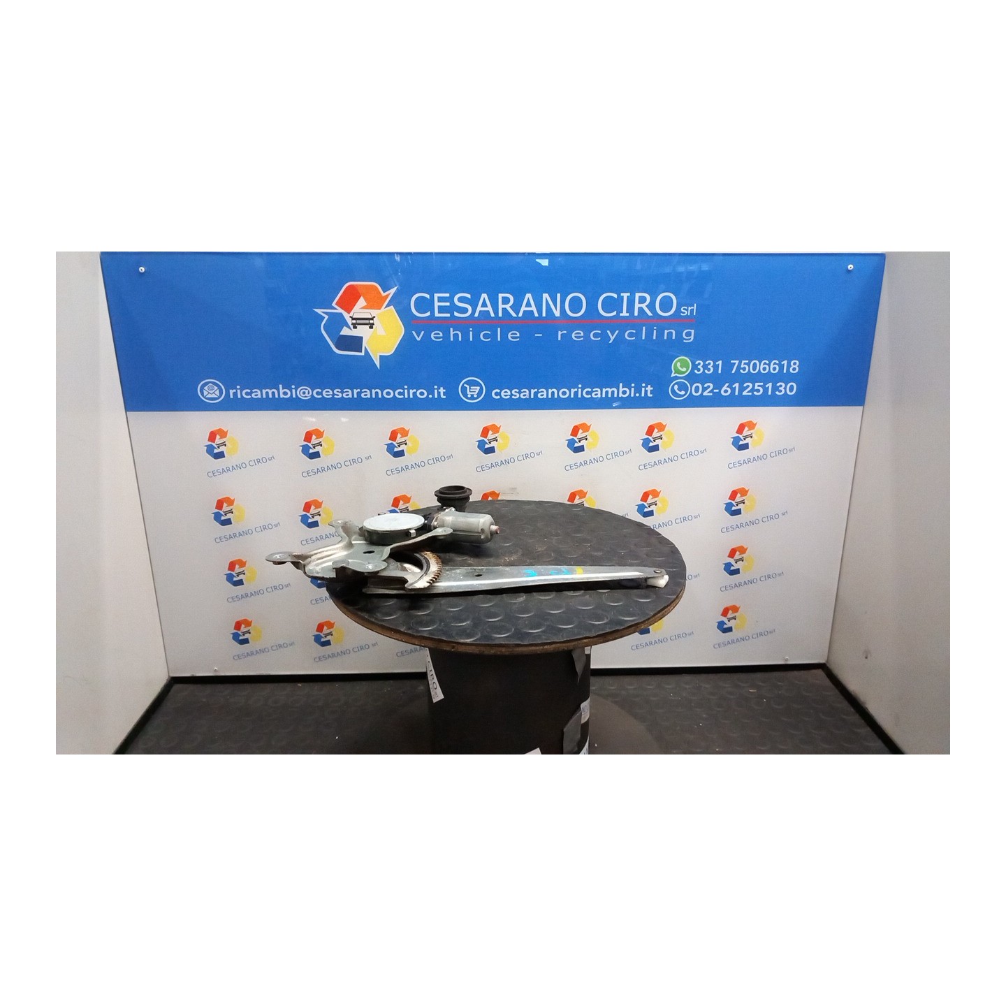 ALZACRISTALLO ELETTR. PORTA POST. SX. 046 TOYOTA RAV 4 3A SERIE (01/06-10/10) 2ADFTV 6980442040