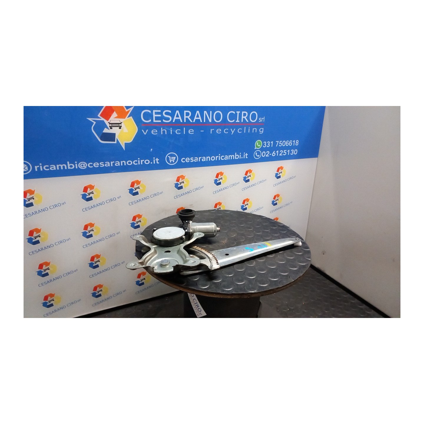 ALZACRISTALLO ELETTR. PORTA POST. SX. 046 TOYOTA RAV 4 3A SERIE (01/06-10/10) 2ADFTV 6980442040