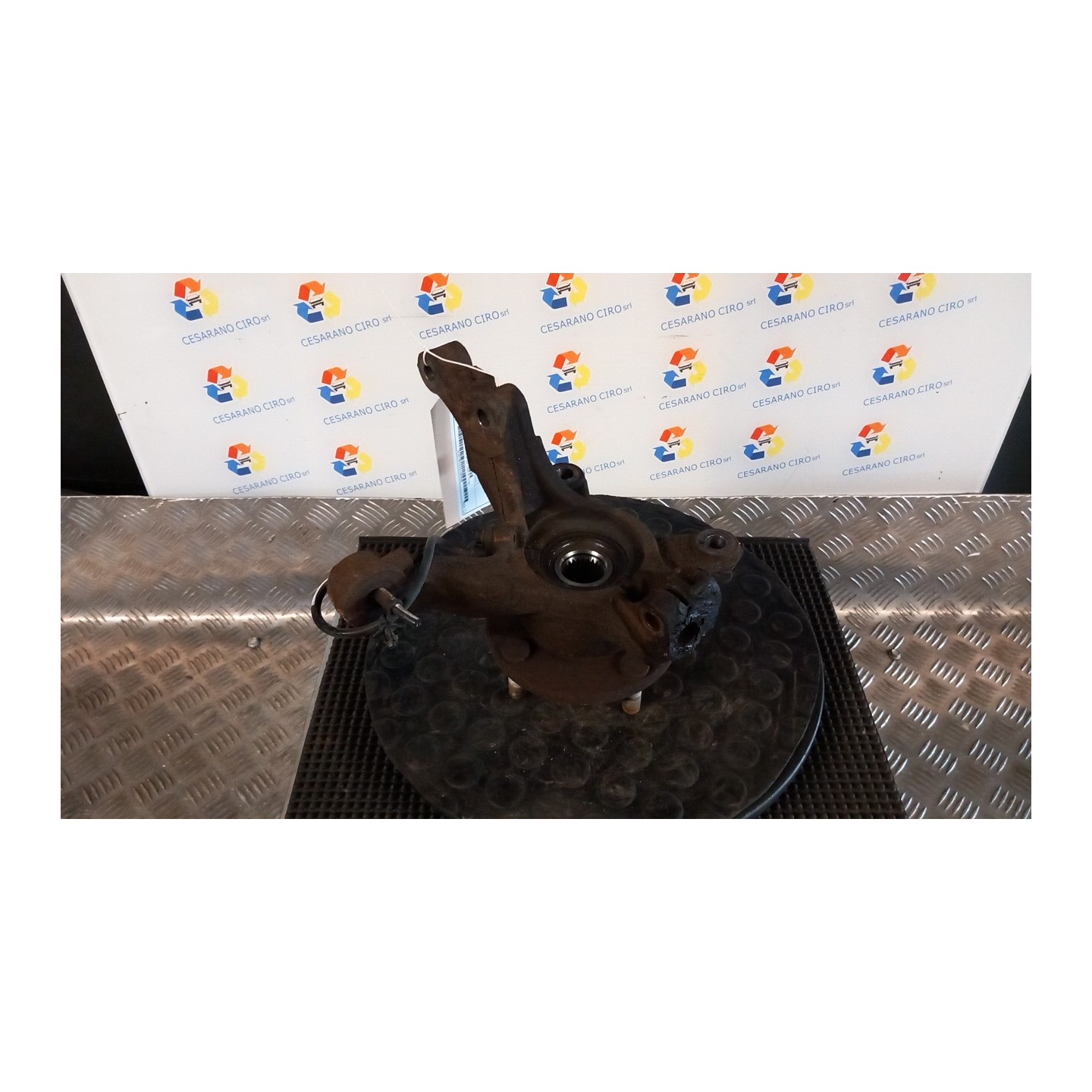 MONTANTE SOSP. ANT. C/ABS SX. 115 FORD FIESTA (CB1) (09/08-10/13) SNJA 1771021