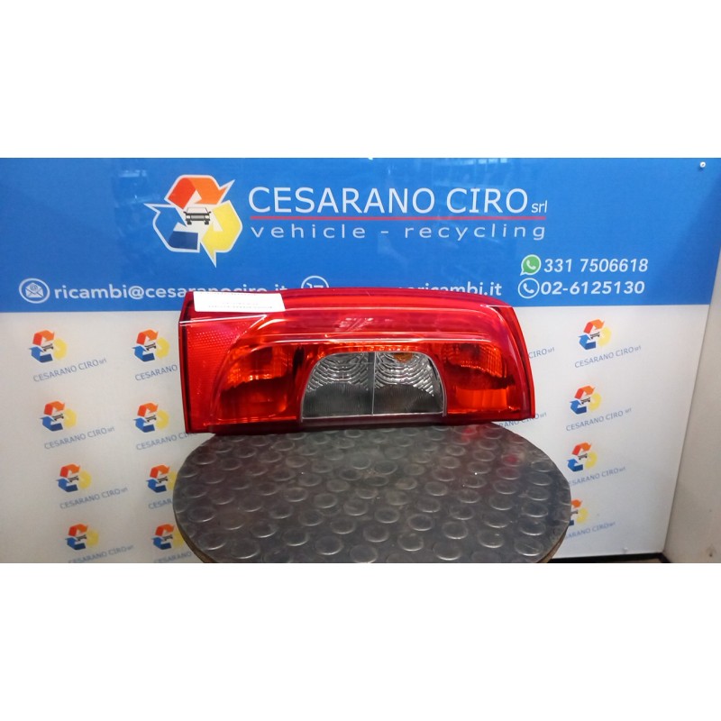 FANALE POST. P/PORTA POST. BATTENTI SX. 044 FIAT QUBO (4N) (06/16-) 225A2000 1391433080