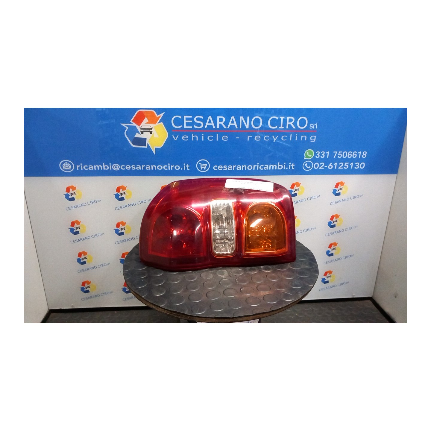 FANALE POST. DX. 015 TOYOTA RAV 4 2A SERIE (09/00-01/06) 1CDFTV 8155142060