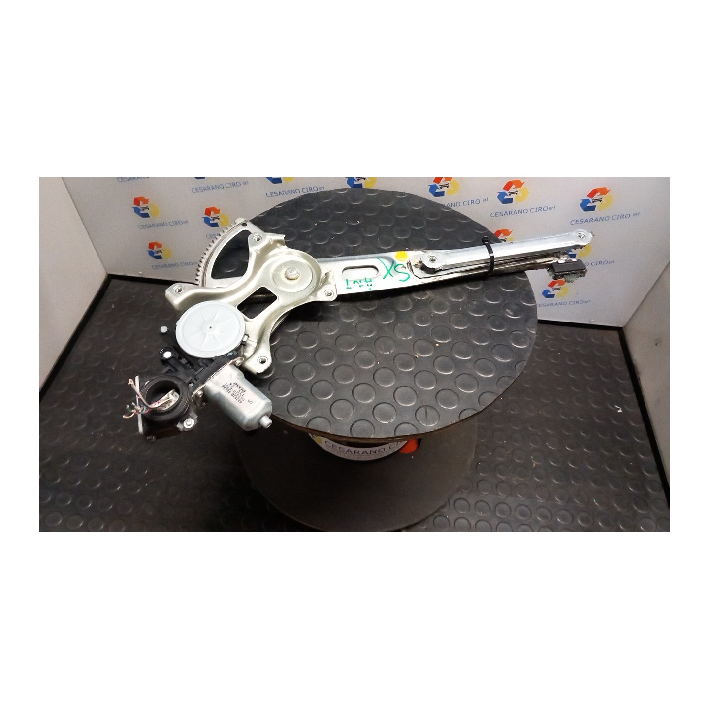 ALZACRISTALLO ELETTR. PORTA ANT. SX. 041 TOYOTA RAV 4 3A SERIE (01/06-10/10) 2ADFHV 6980252080