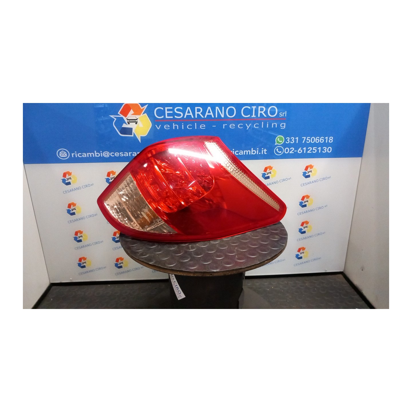 FANALE POST. DX. 042 TOYOTA RAV 4 3A SERIE (01/06-10/10) 2ADFHV 8155142120