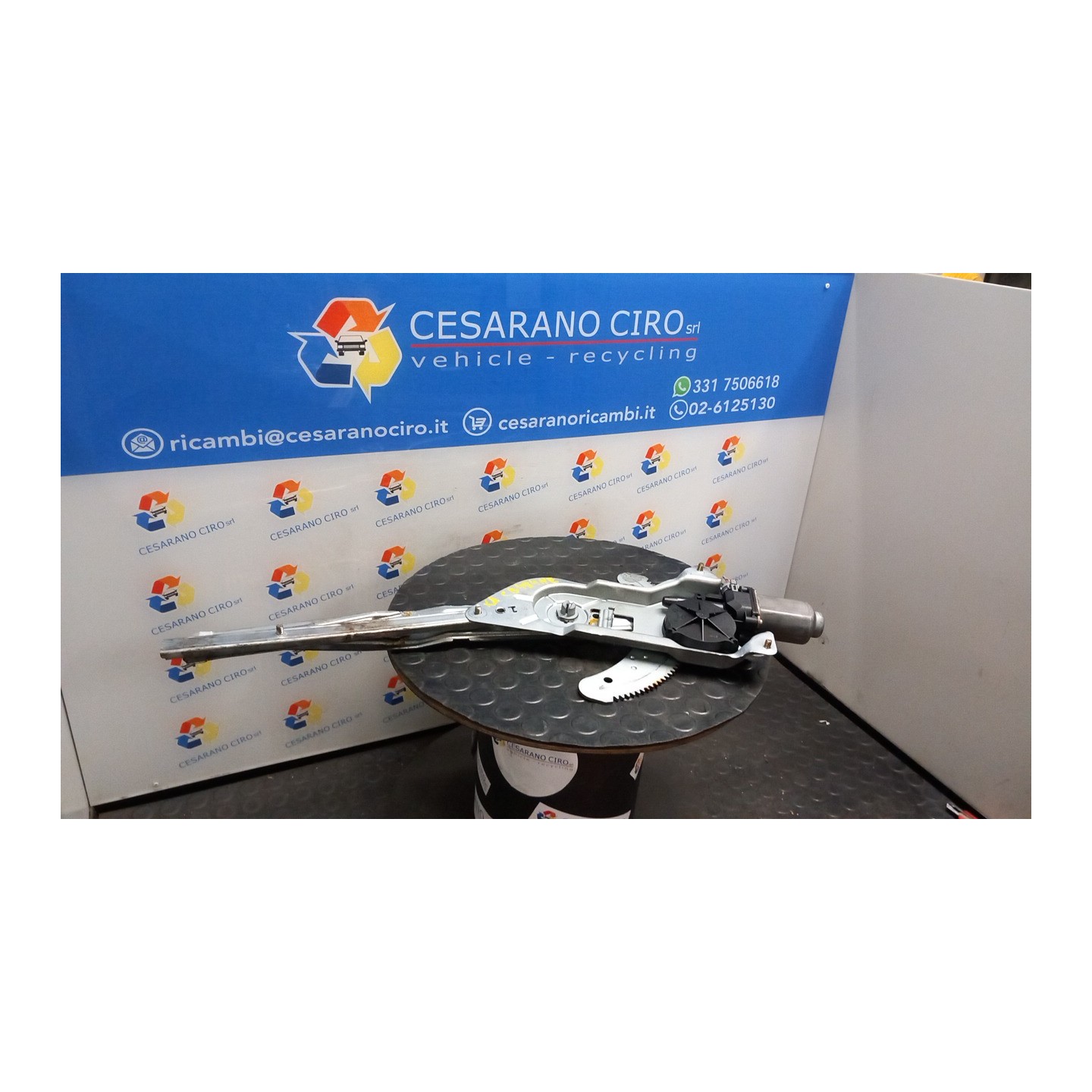 ALZACRISTALLO ELETTR. PORTA ANT. C/MOTORINO DX. 050 RENAULT KANGOO (08/97-04/03) E7JC6 8200188553