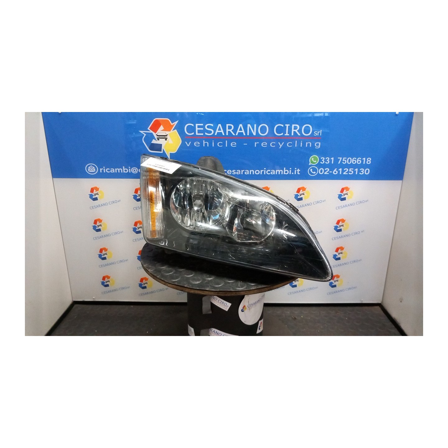 PROIETTORE C/ CORNICE FINITURA NERA DX. 008 FORD FOCUS (CAP) (11/04-06/08) KKDA 1480985