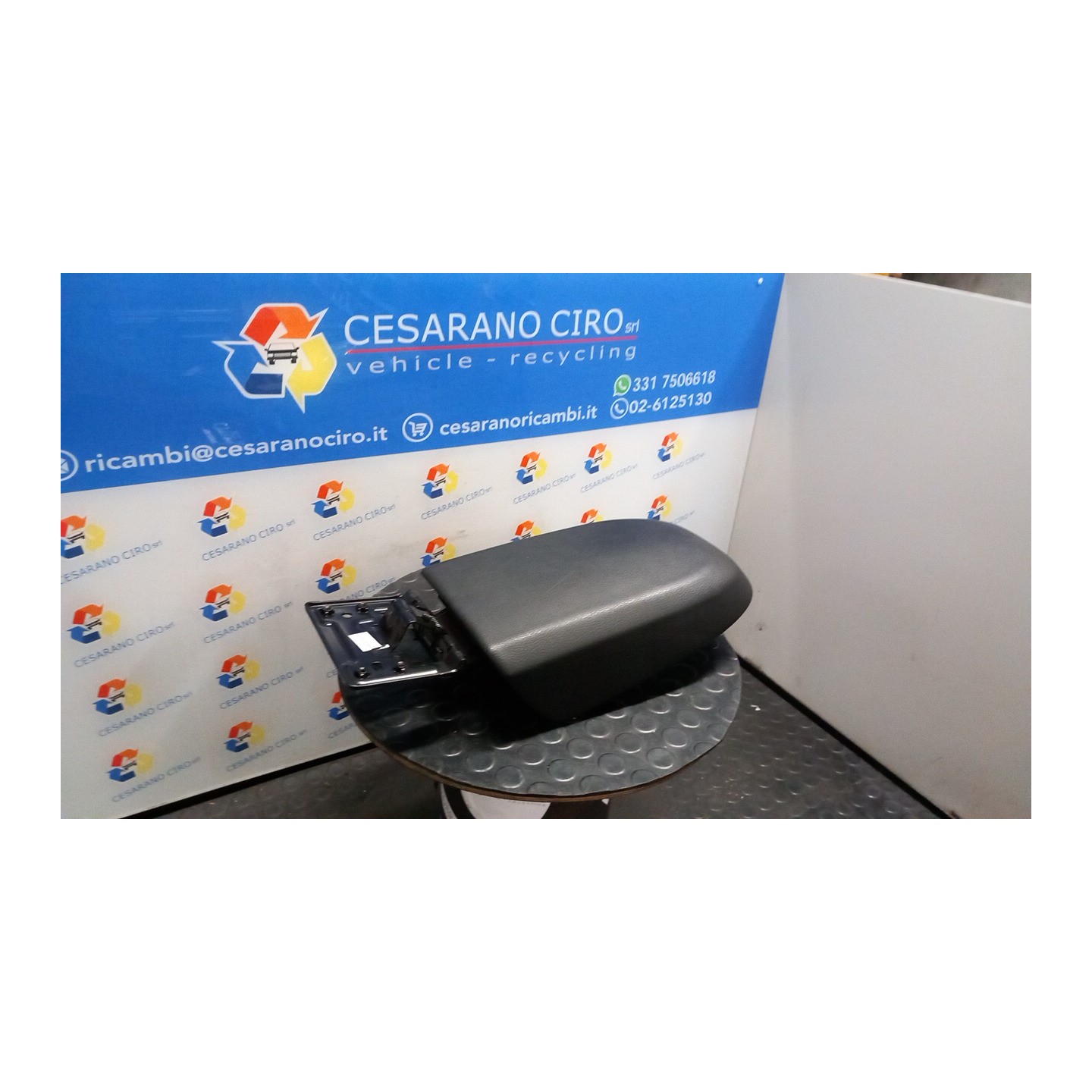 APPOGGIABRACCIO SEDILE ANT. CONSOLLE 015 FORD KUGA (CBV) (04/08-09/13) G6DG 1724355