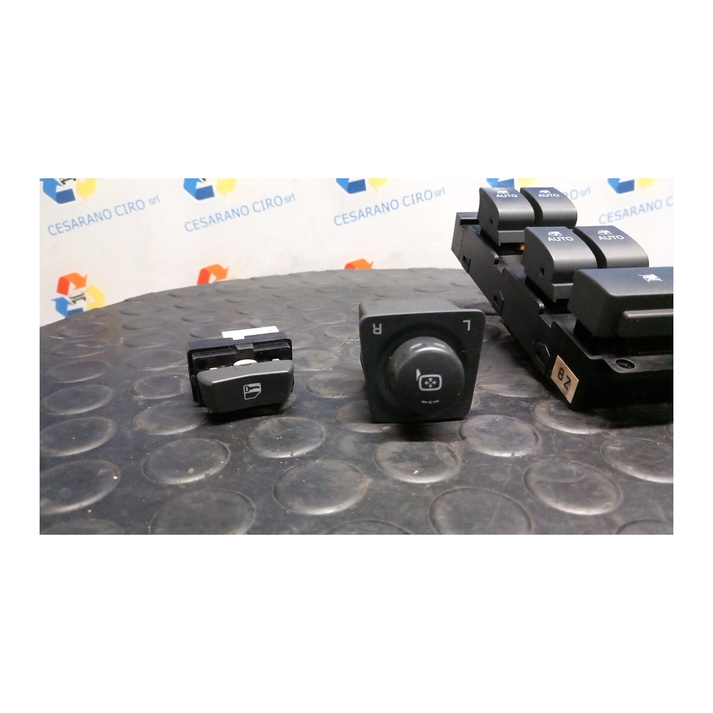 BLOCCO COMANDI ALZACRISTALLI E RETROVISORI EST. 029 OPEL ANTARA (L07) (02/07-07/11) Z24SED 96628730
