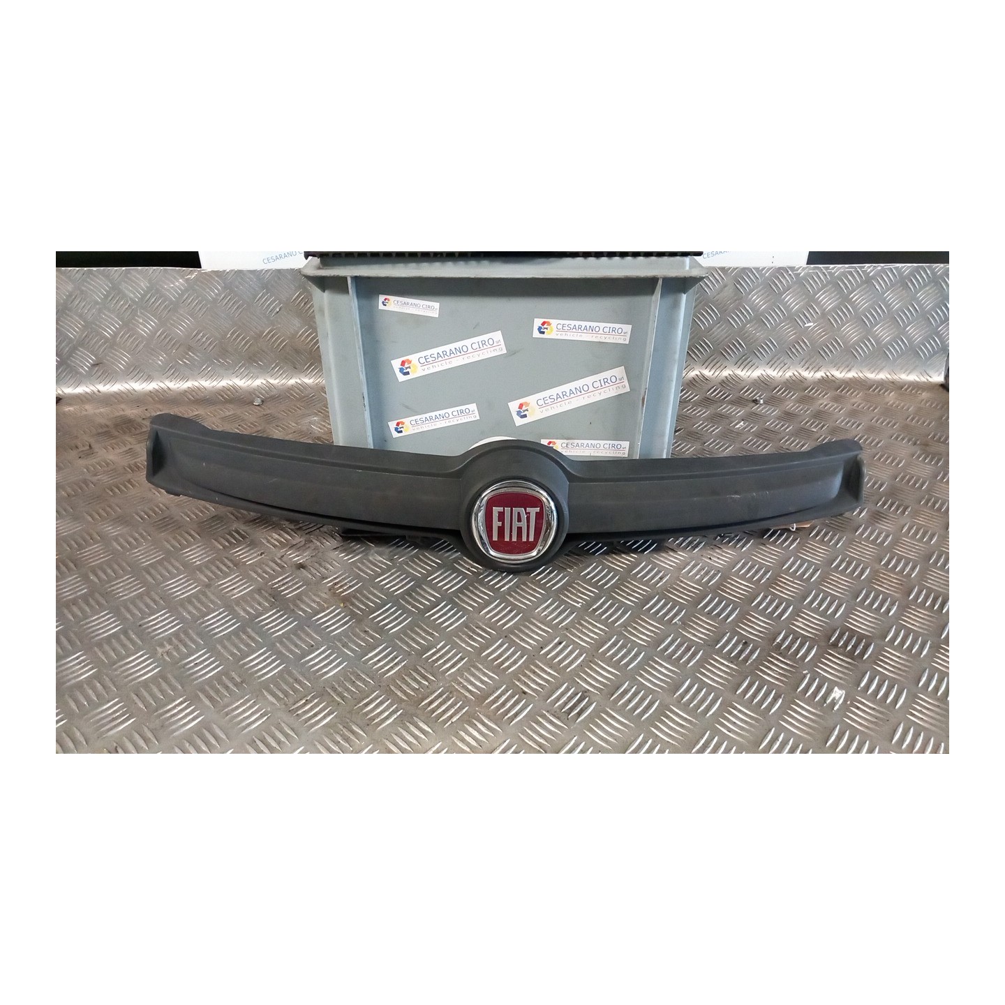 GRIGLIA PARAURTI ANT. C/MODANATURA 056 FIAT PANDA (33) (12/11-04/17) 169A4000 735547574