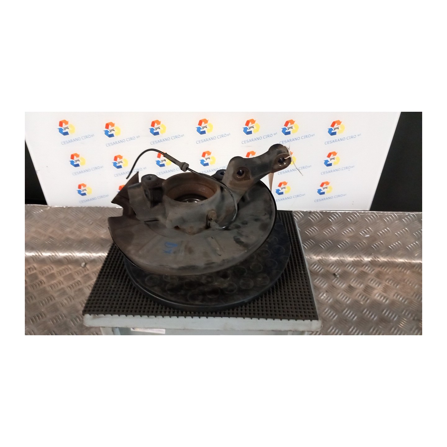 MONTANTE SOSP. ANT. DX. 026 LAND ROVER FREELANDER (08/02-10/06) 204D3 RUB000040