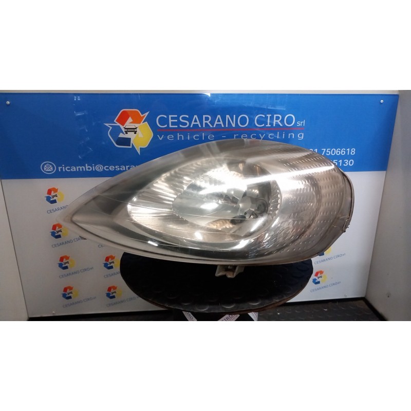 PROIETTORE DX. 093 RENAULT TRAFIC (06/01-09/06) F8QM6 7700311372