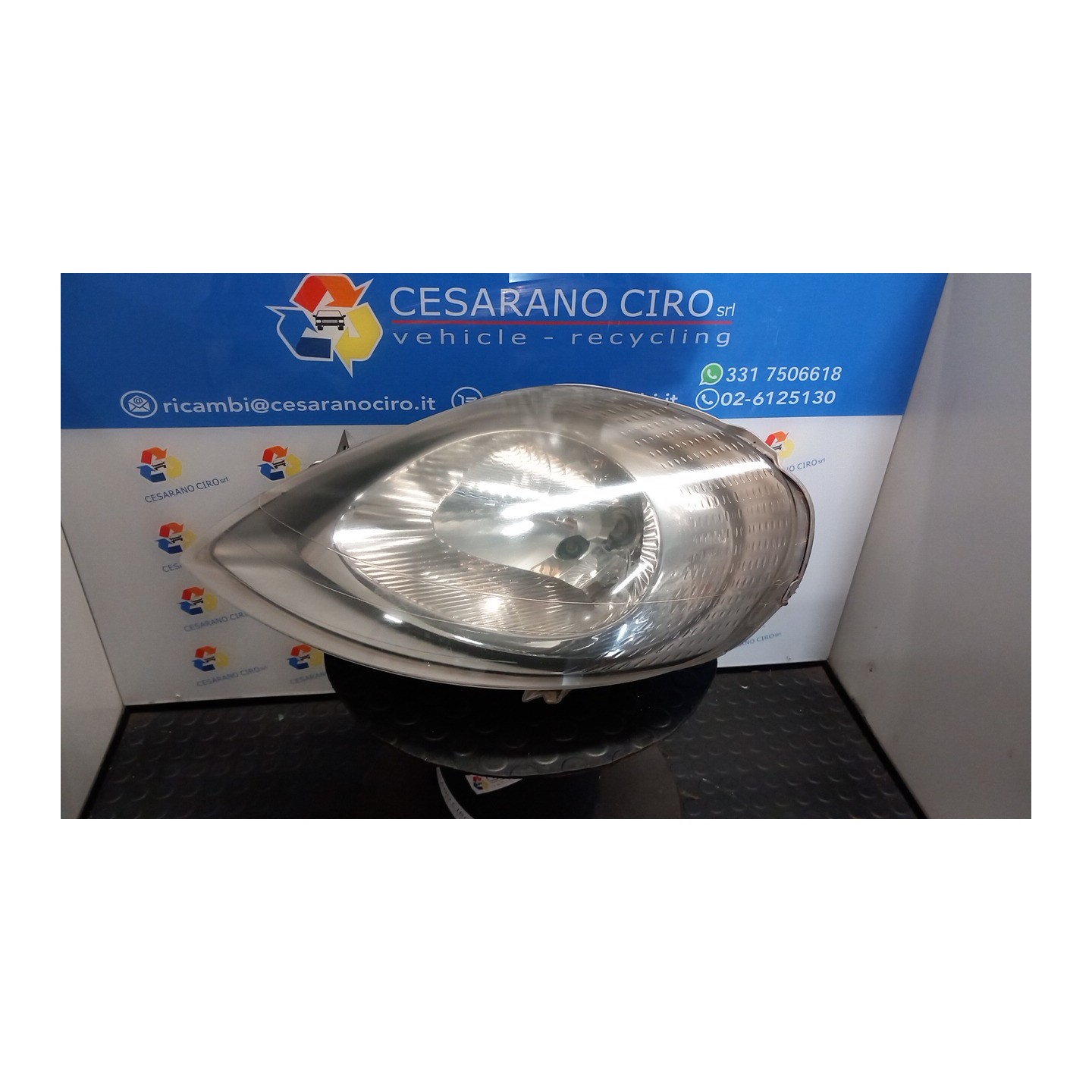 PROIETTORE DX. 093 RENAULT TRAFIC (06/01-09/06) F8QM6 7700311372