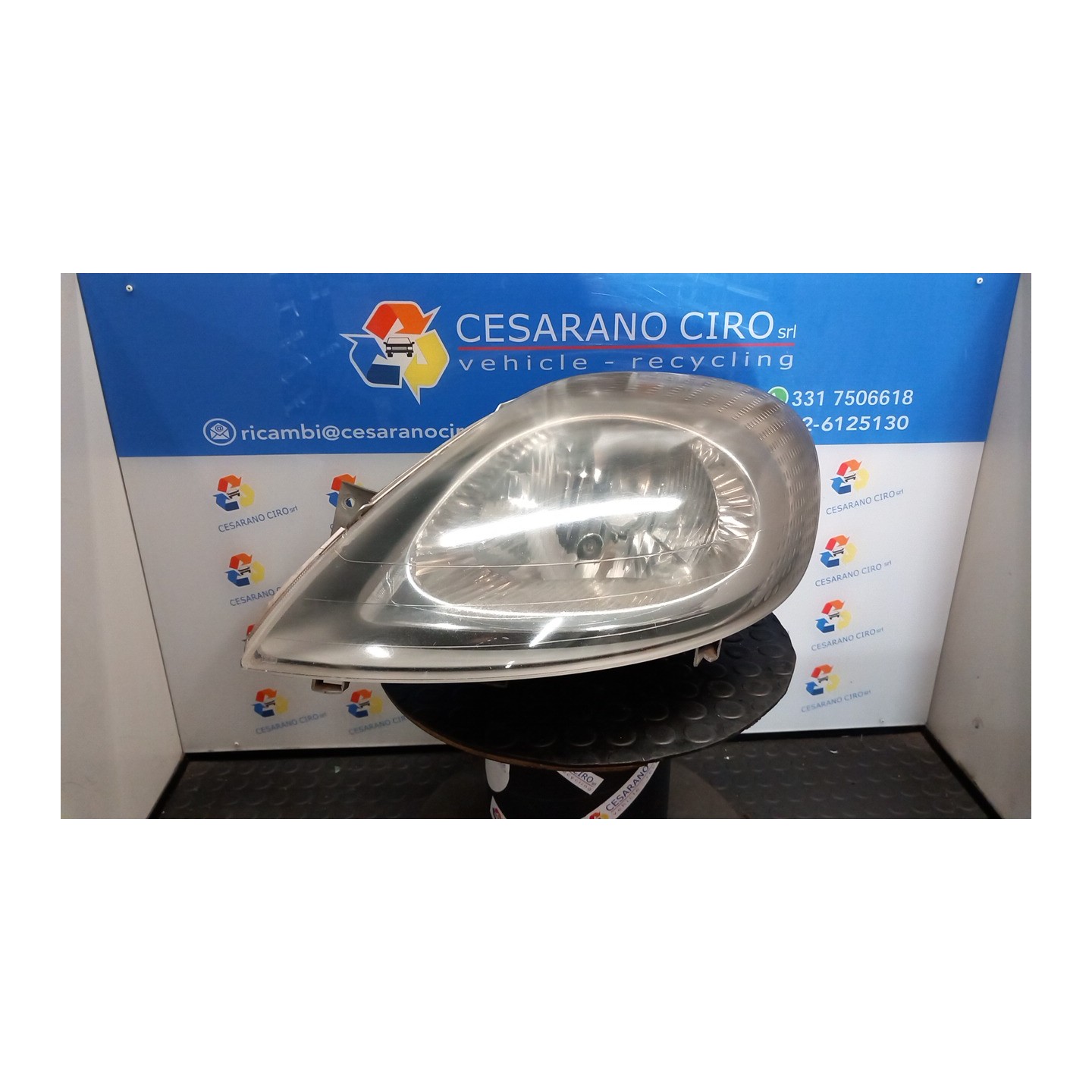 PROIETTORE DX. 093 RENAULT TRAFIC (06/01-09/06) F8QM6 7700311372